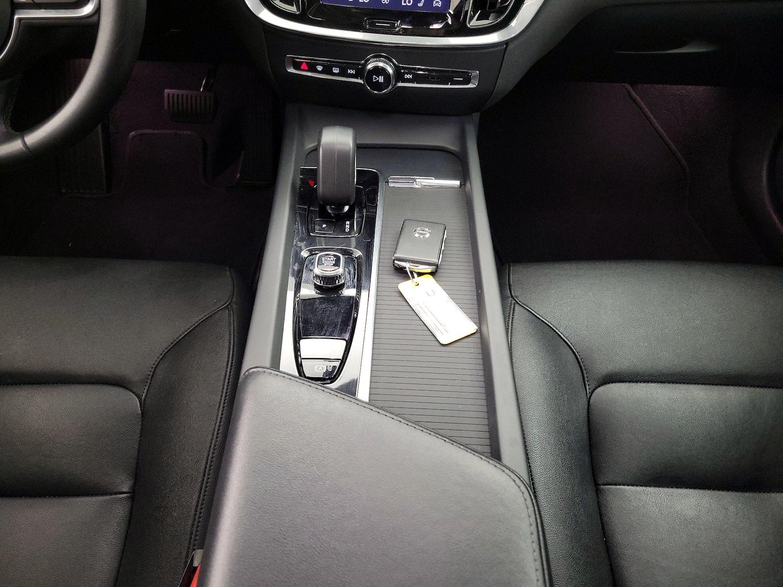 2024 Volvo S60 Core - Photo 18