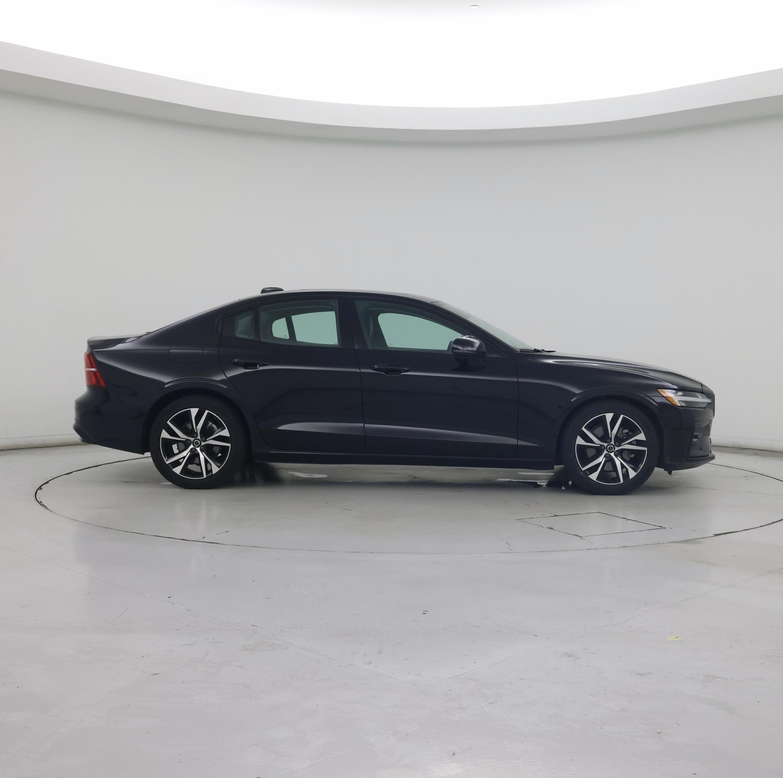 Thumbnail: 2024 Volvo S60 - 7