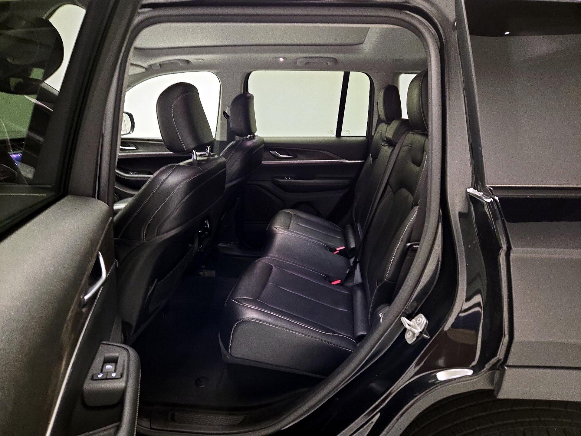 Thumbnail: 2023 Jeep Grand Cherokee - 19