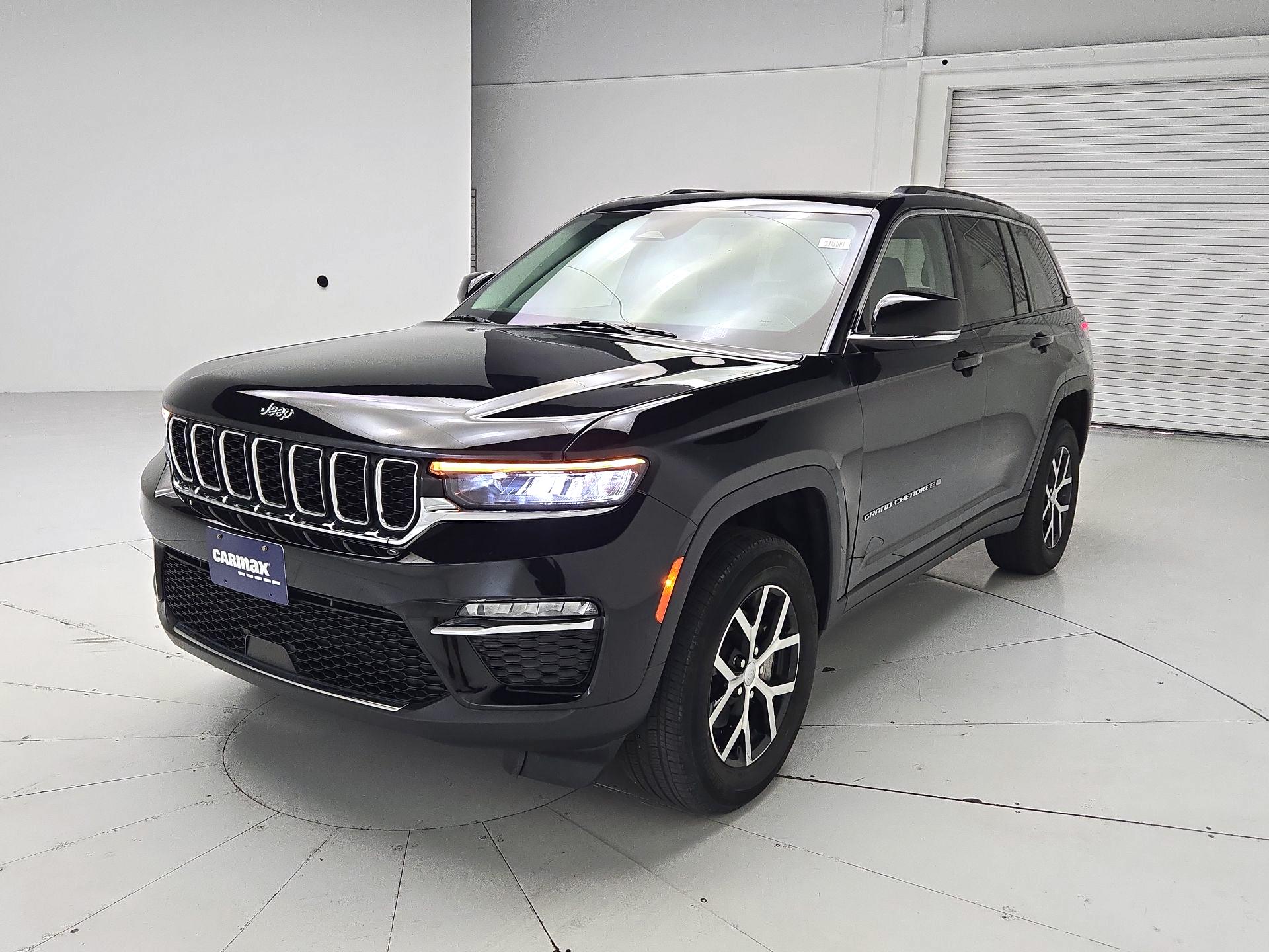 Thumbnail: 2023 Jeep Grand Cherokee - 3