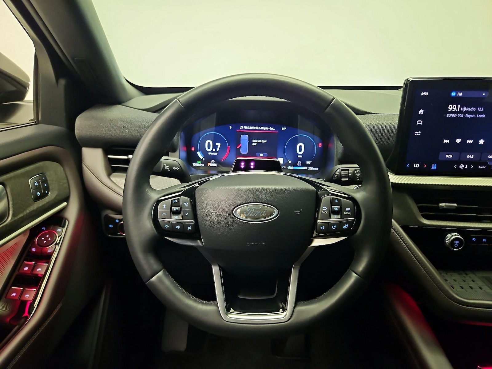 2025 Ford Explorer Platinum - Photo 11