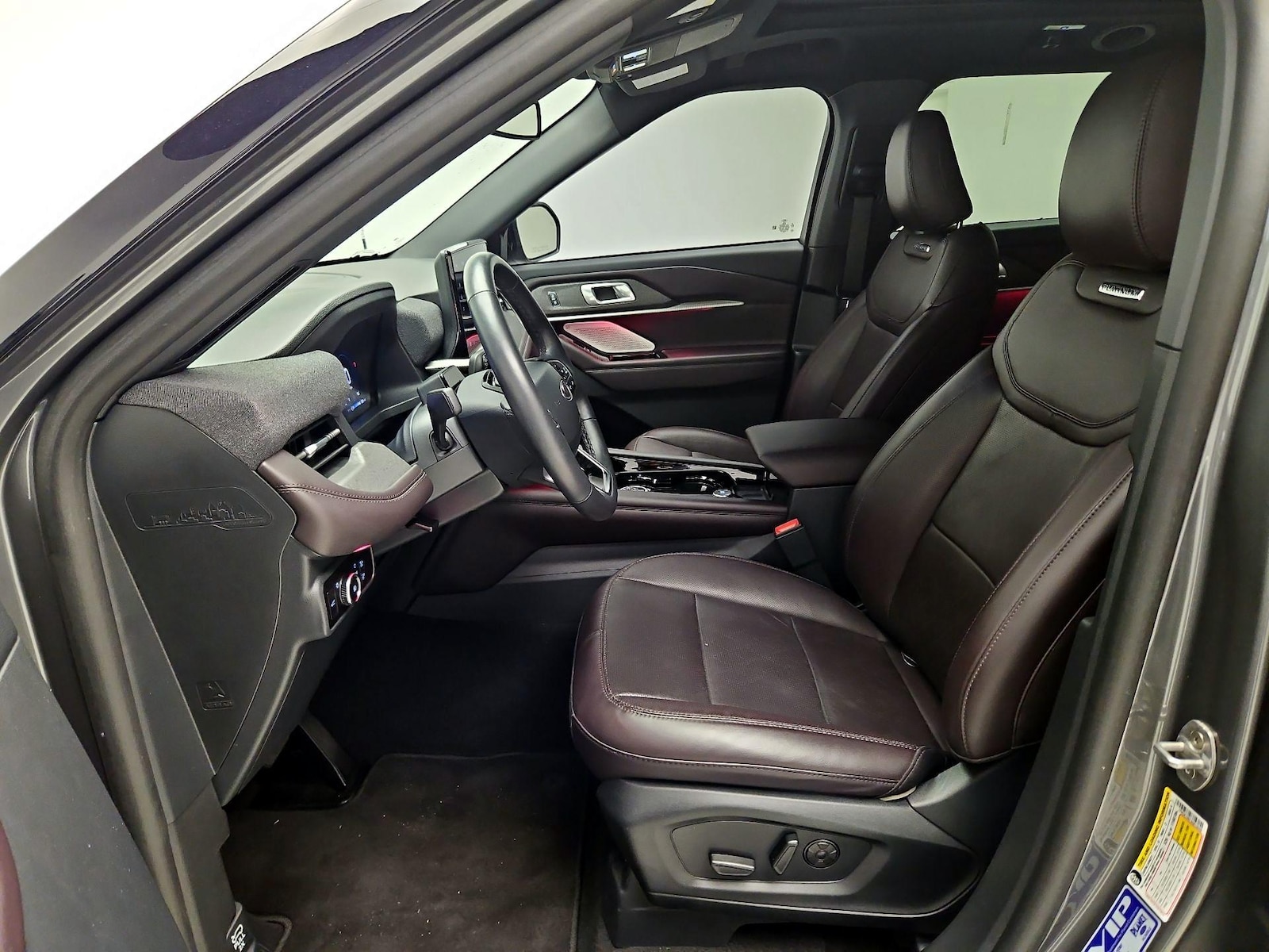 2025 Ford Explorer Platinum - Photo 12