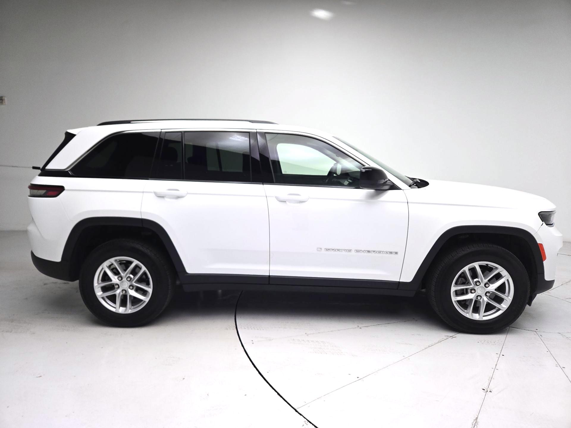 Thumbnail: 2023 Jeep Grand Cherokee - 4