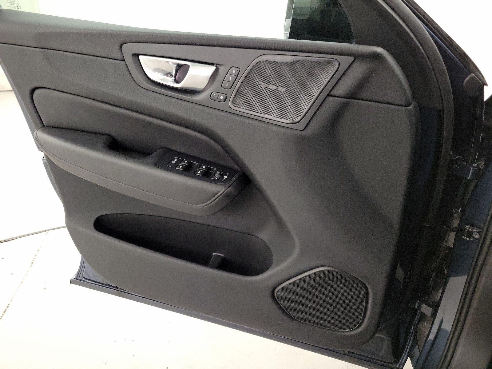 2024 Volvo XC60 Plus - Photo 13