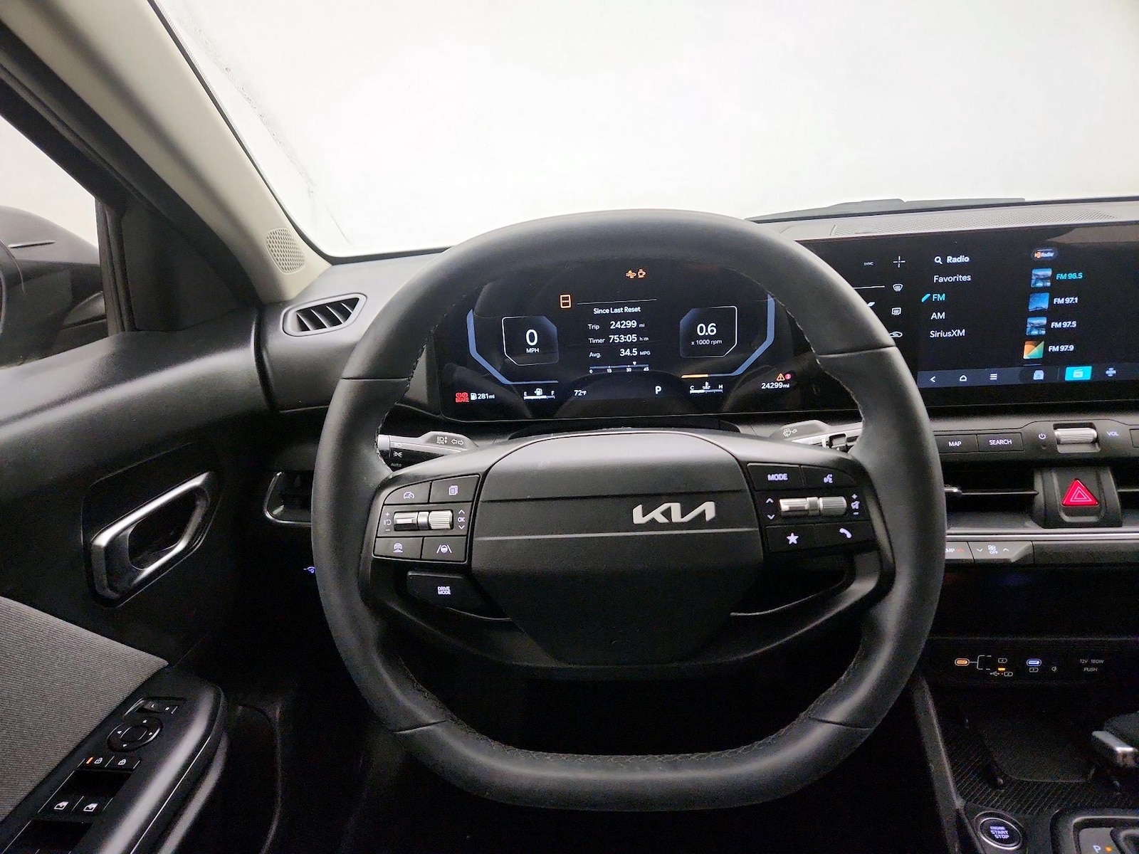 2025 Kia K4 EX - Photo 11