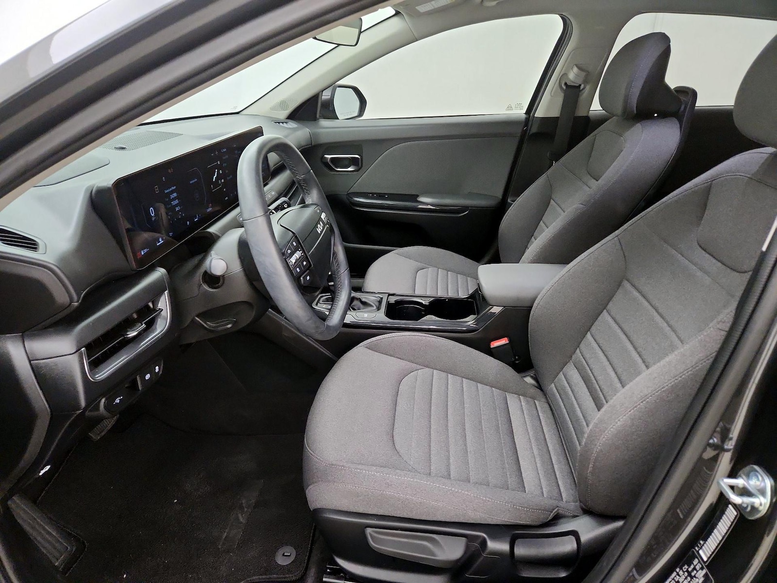 2025 Kia K4 EX - Photo 12