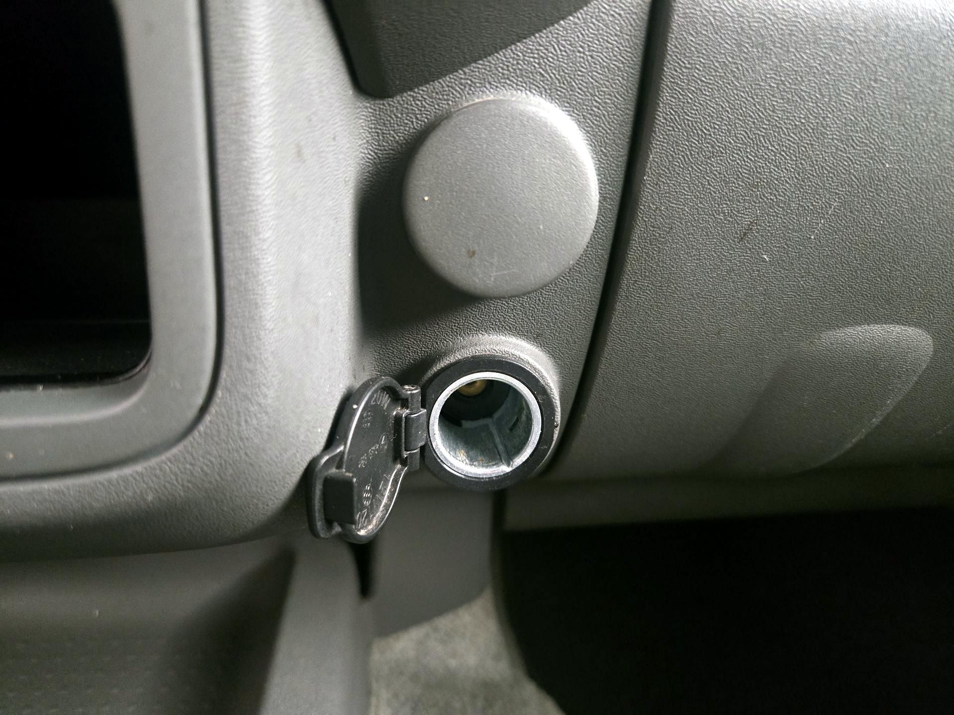 Thumbnail: 2016 Nissan Frontier - 17