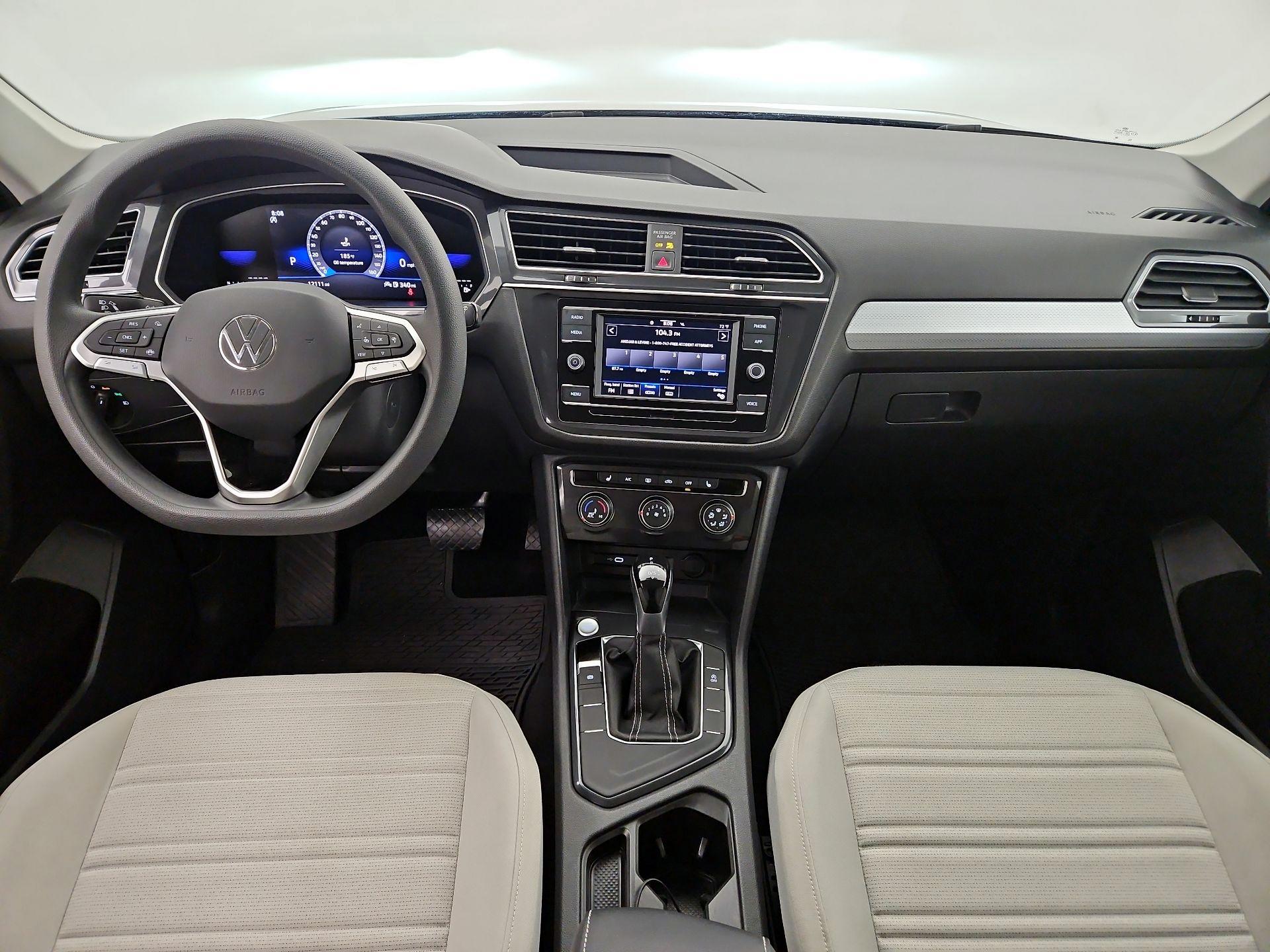 Thumbnail: 2023 Volkswagen Tiguan - 9