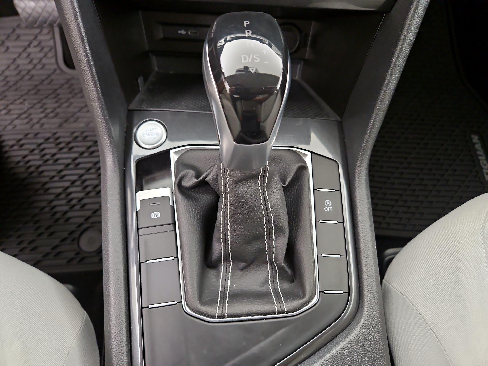 Thumbnail: 2023 Volkswagen Tiguan - 17