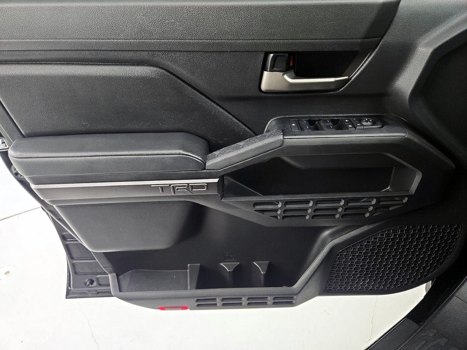 2025 Toyota Tacoma TRD Sport - Photo 13