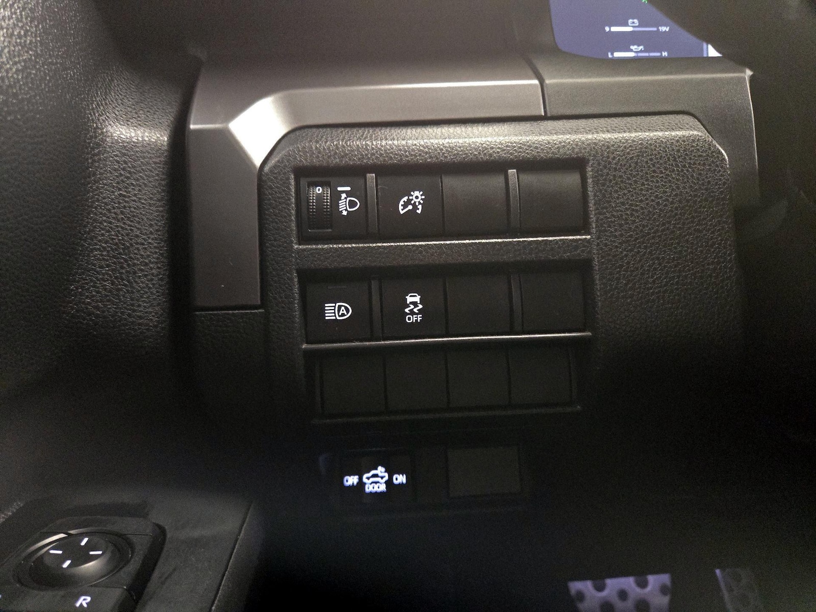 2025 Toyota Tacoma TRD Sport - Photo 14