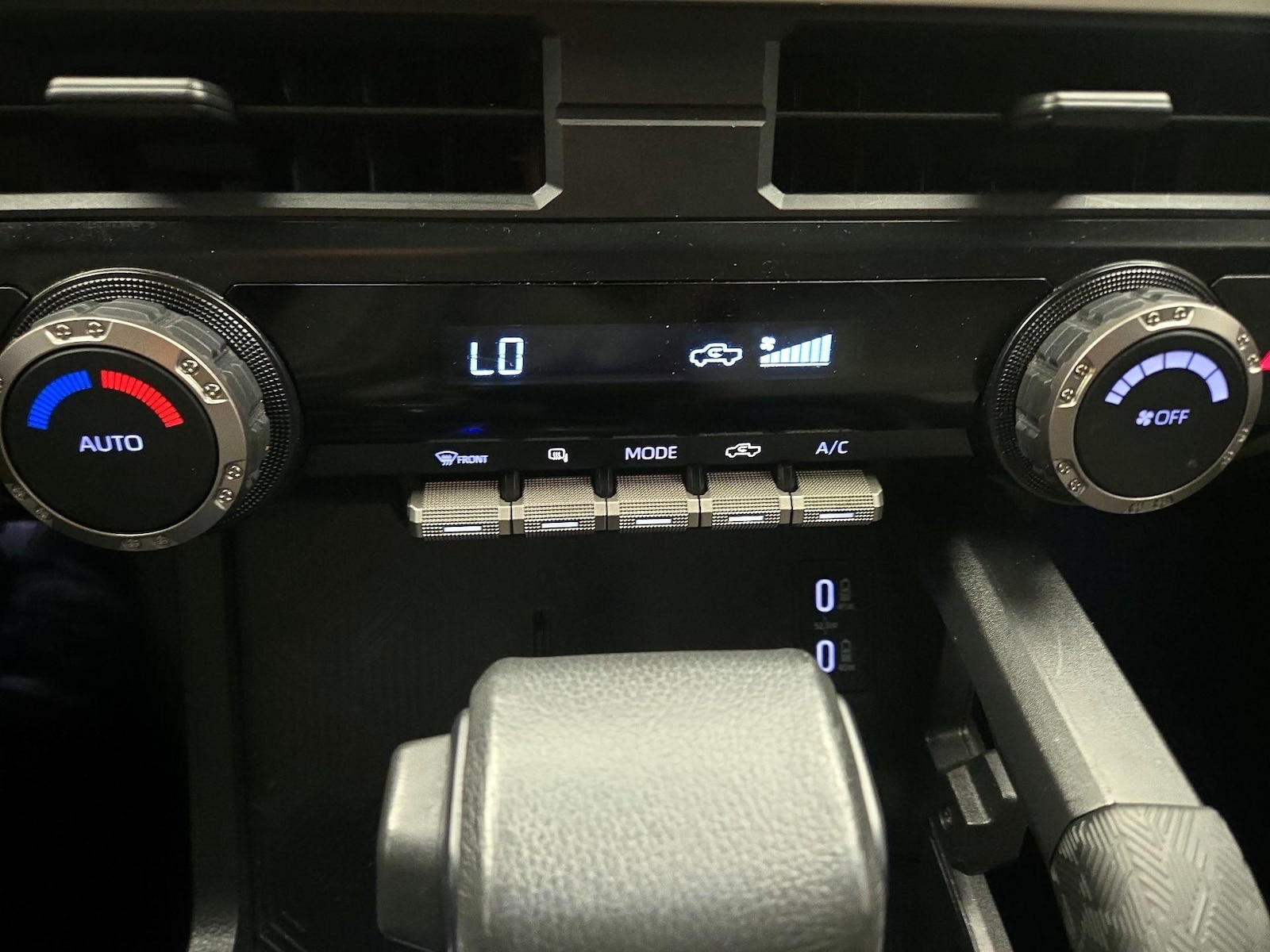 2025 Toyota Tacoma TRD Sport - Photo 17