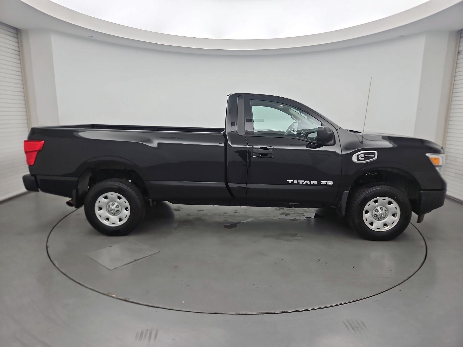 Thumbnail: 2017 Nissan Titan - 4