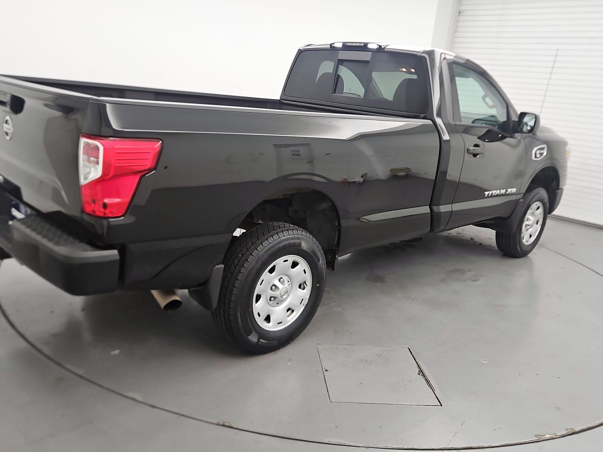 Thumbnail: 2017 Nissan Titan - 5