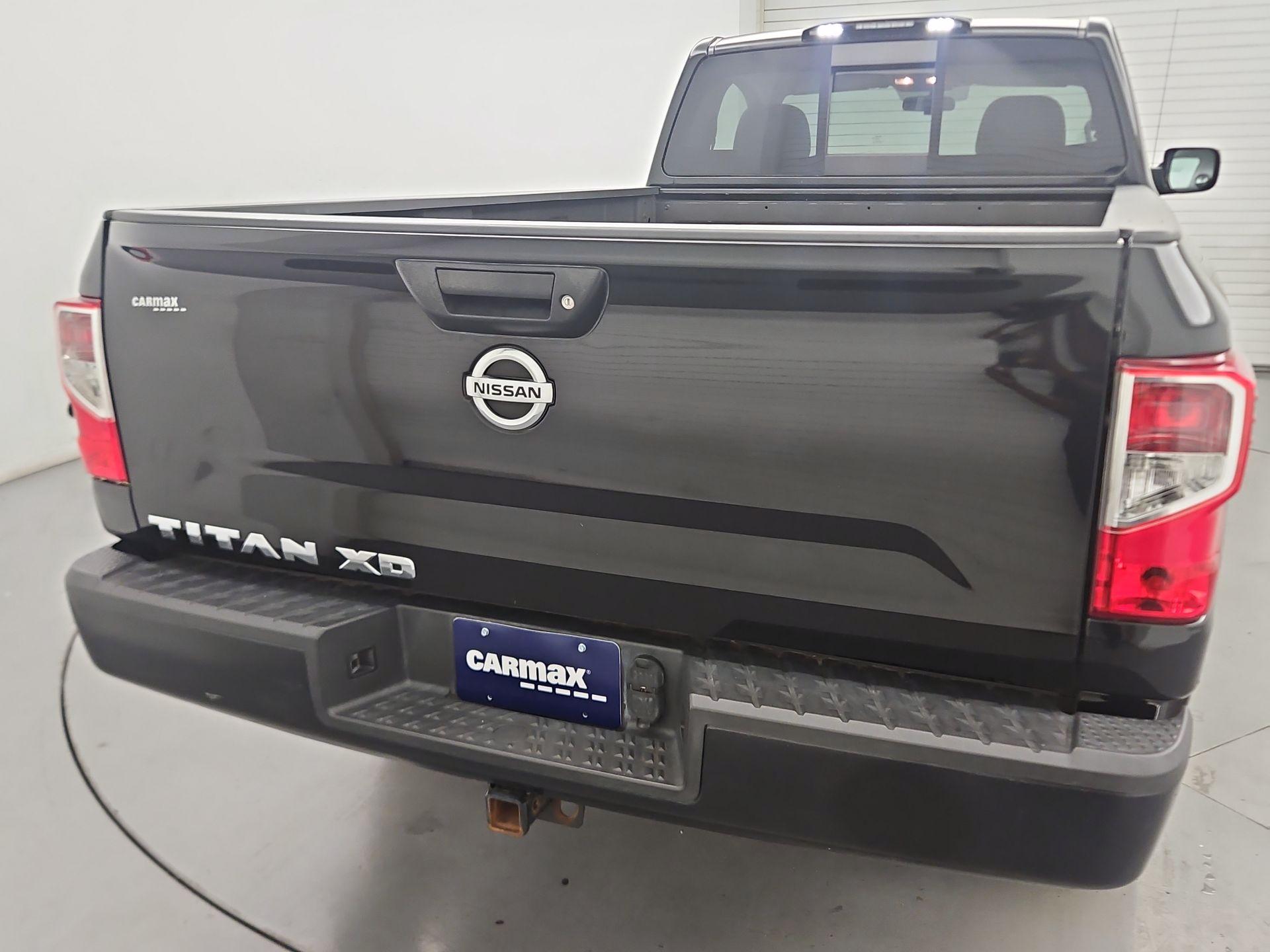 Thumbnail: 2017 Nissan Titan - 6