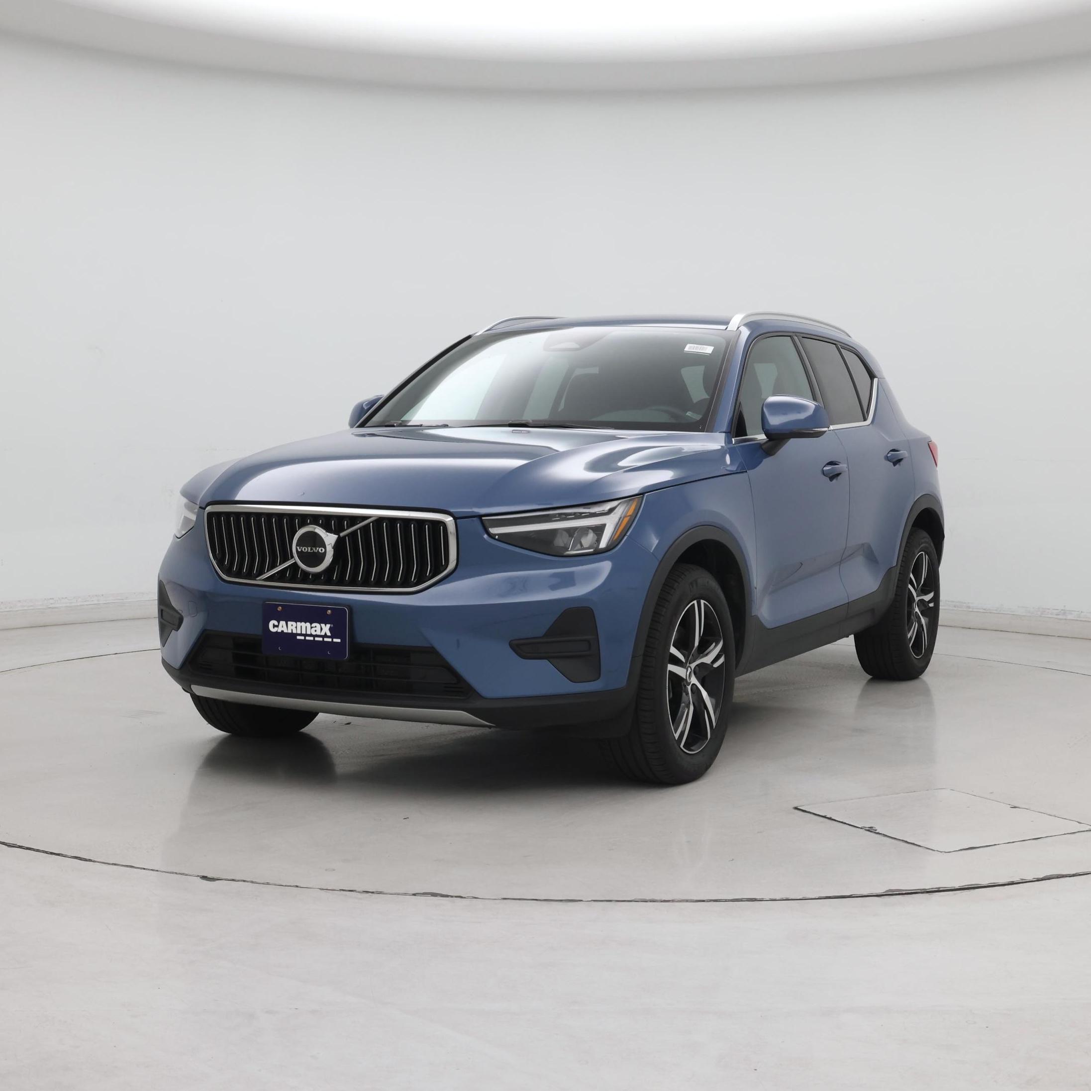 Thumbnail: 2025 Volvo XC40 - 4