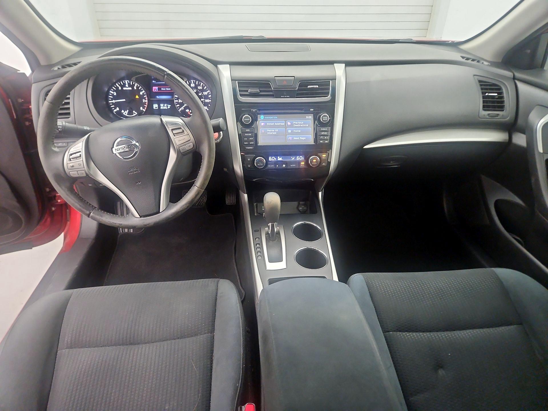 Thumbnail: 2015 Nissan Altima - 9