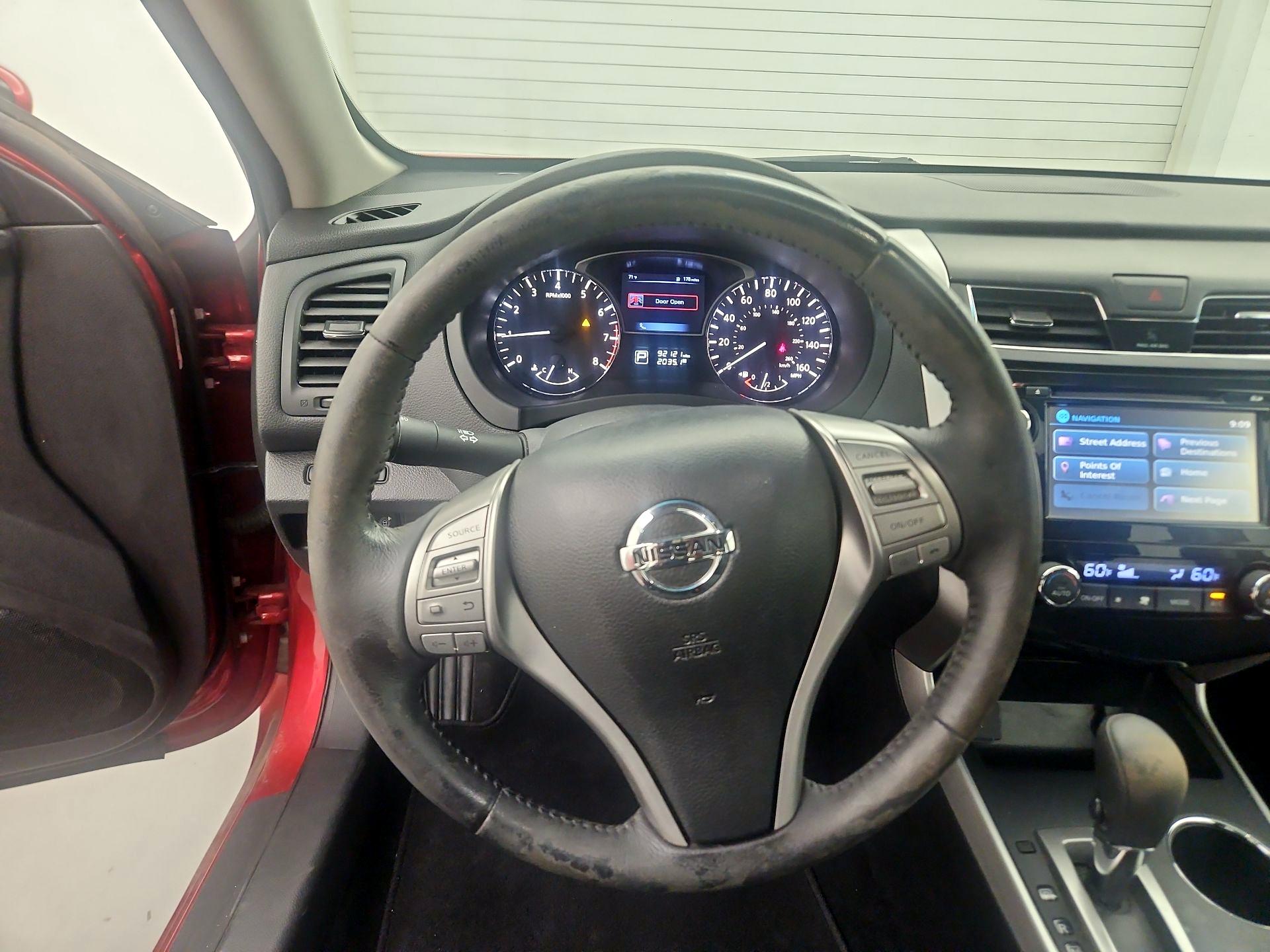 Thumbnail: 2015 Nissan Altima - 10