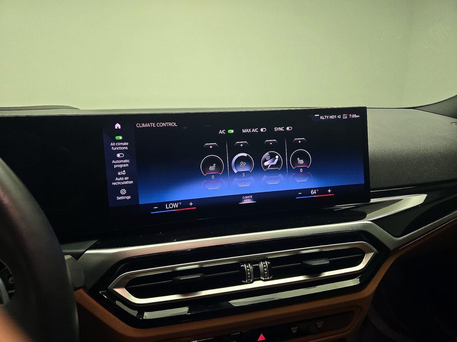 2023 BMW 3 Series 330i - Photo 16