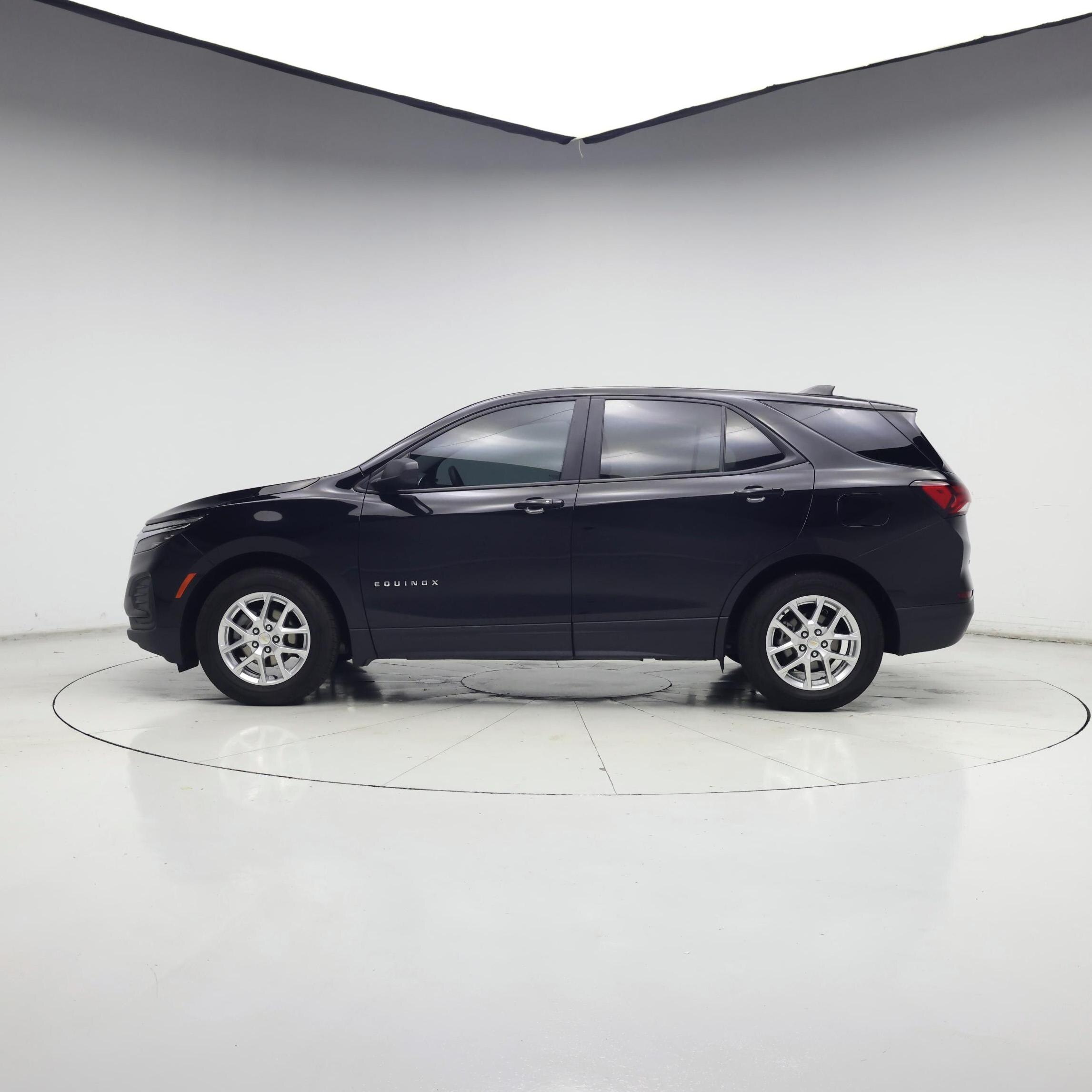Thumbnail: 2024 Chevrolet Equinox - 3