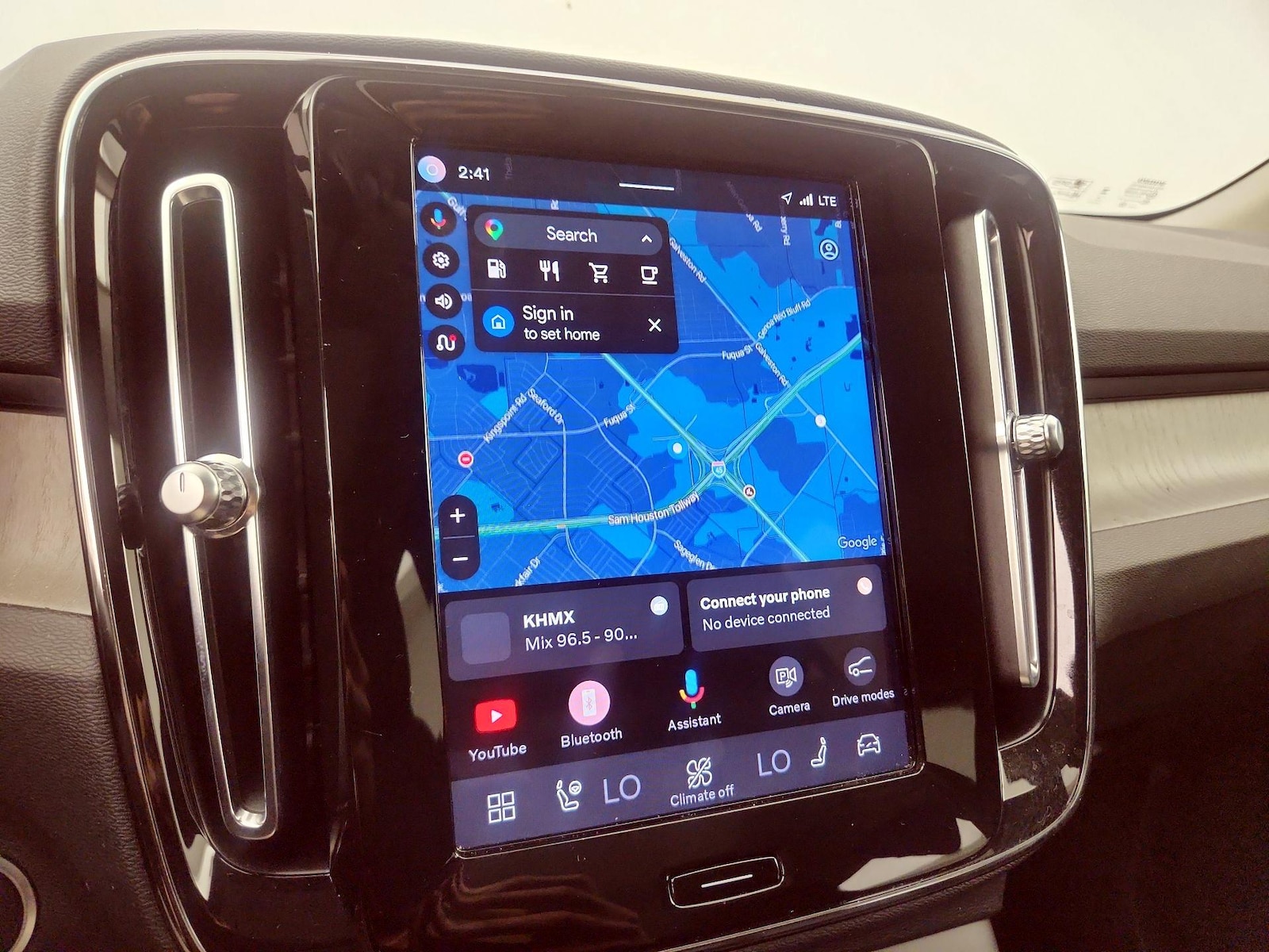 2023 Volvo XC40 Plus - Photo 15