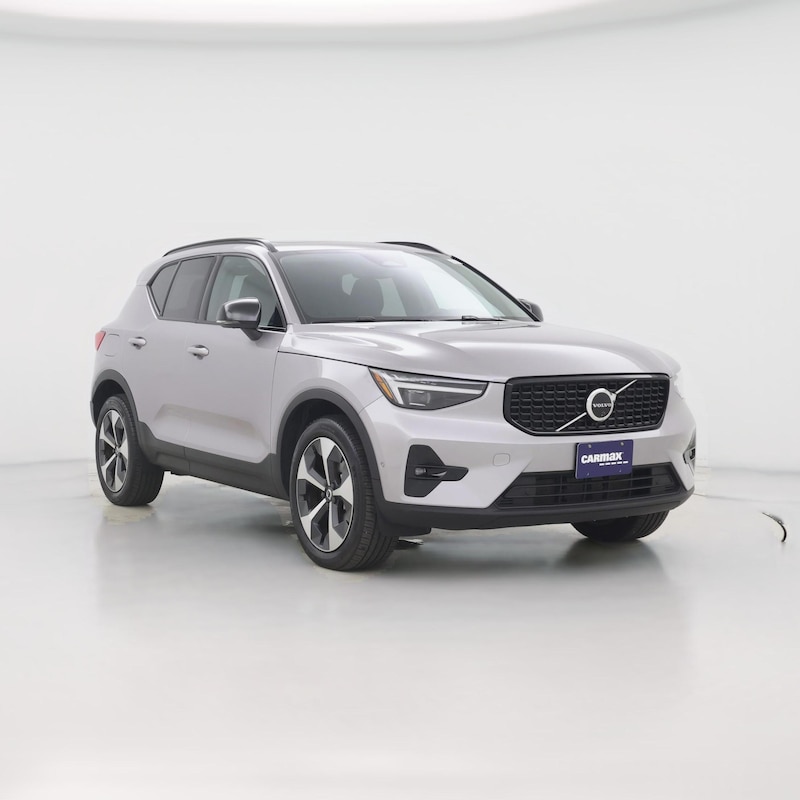 2026 Volvo XC40 B5 Plus