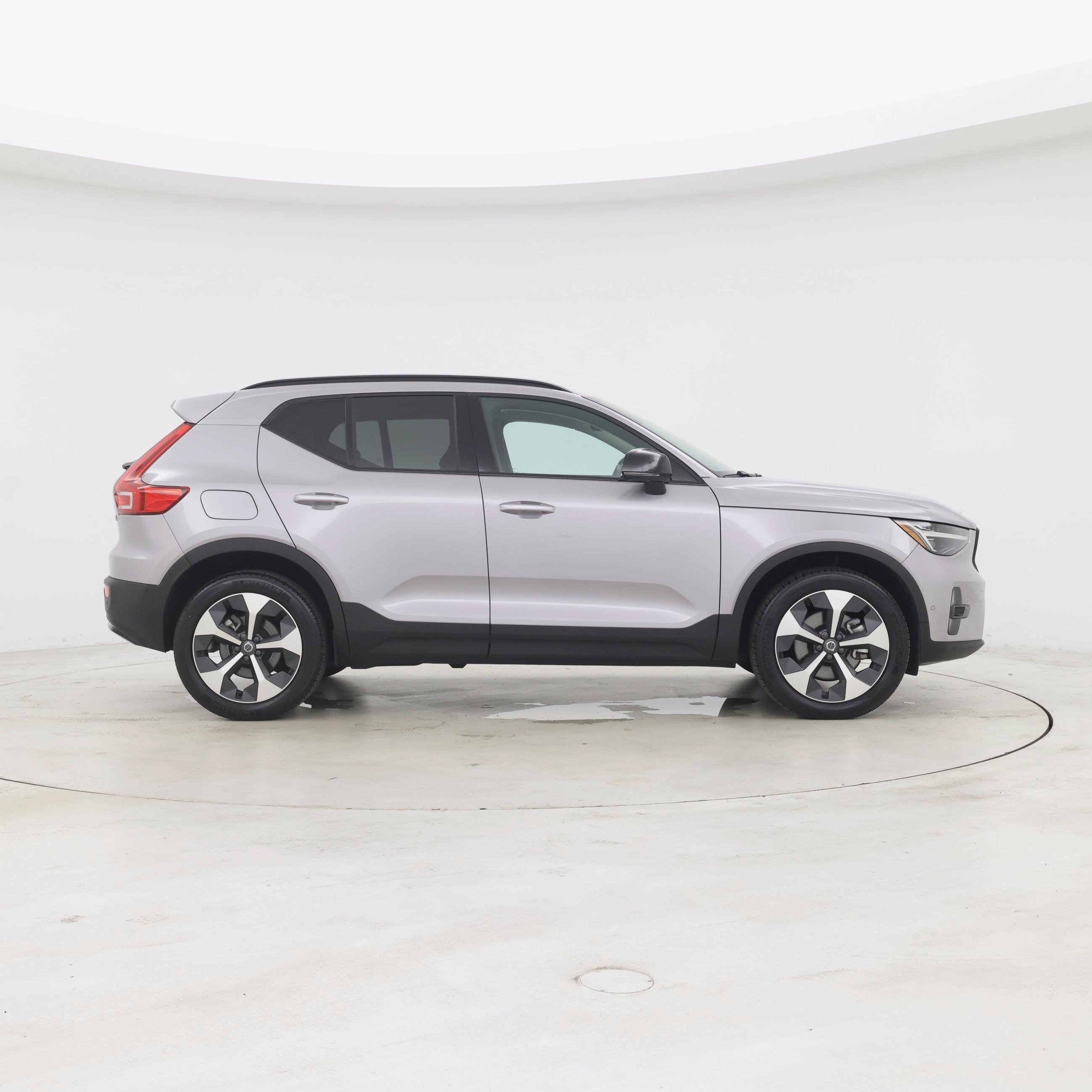 Thumbnail: 2026 Volvo XC40 - 7