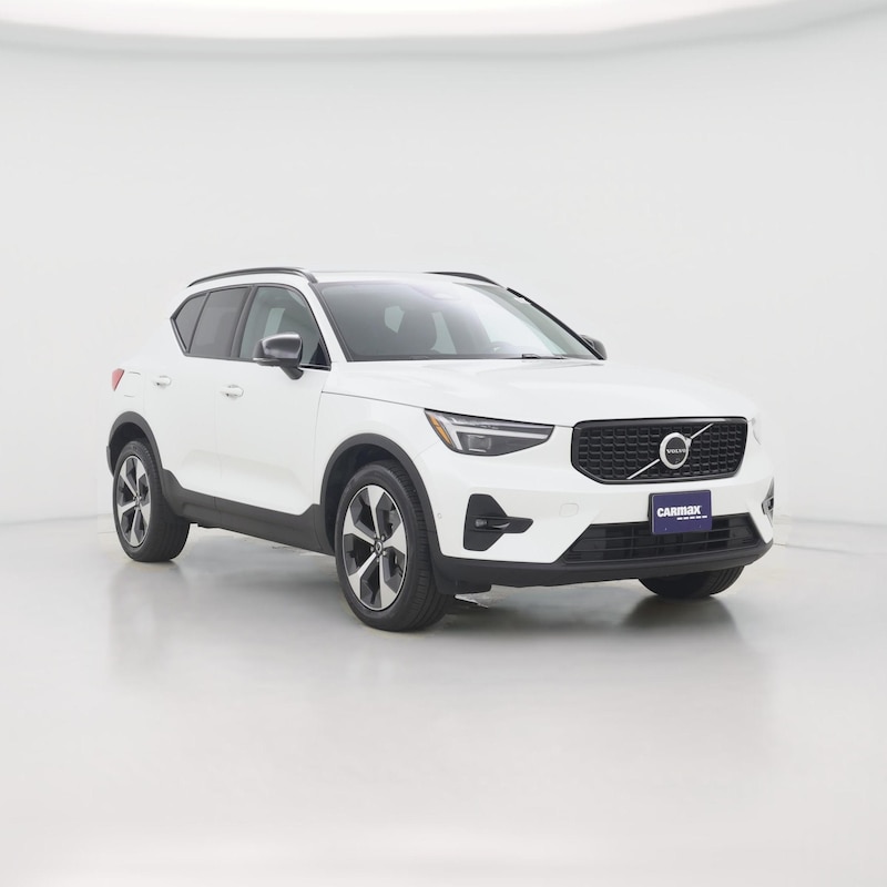 2026 Volvo XC40 B5 Plus
