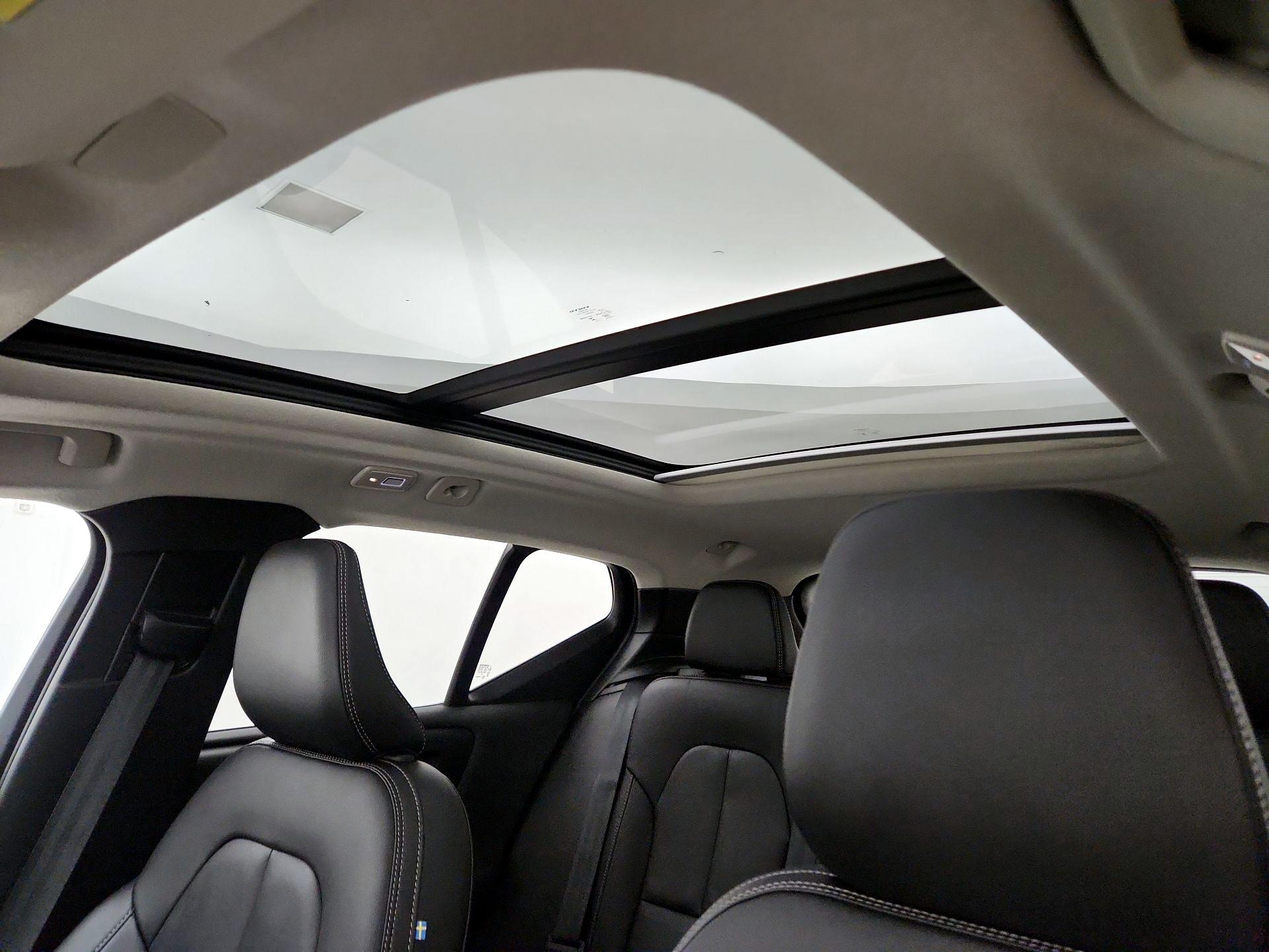 Thumbnail: 2026 Volvo XC40 - 19