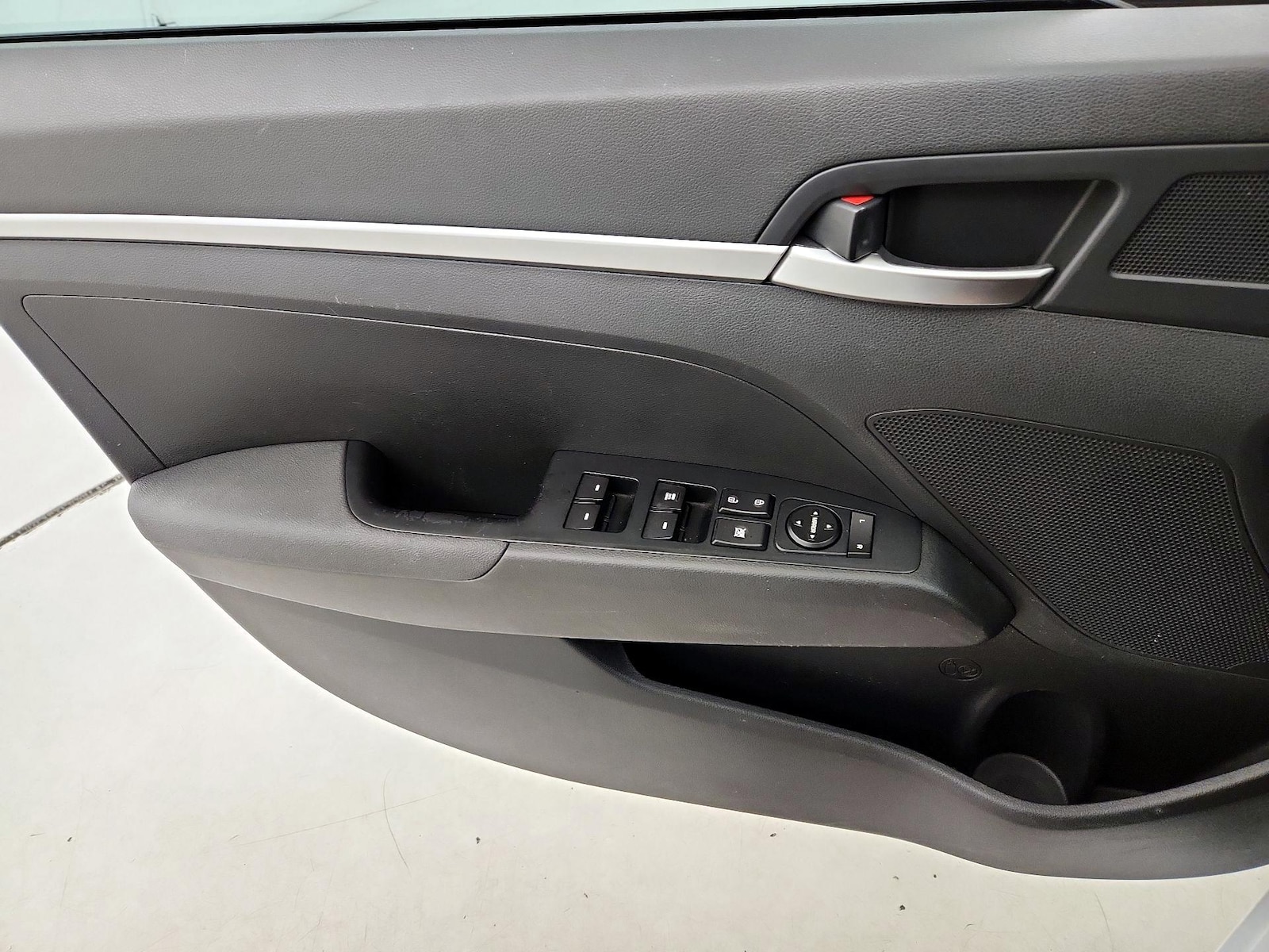 2019 Hyundai Elantra SE - Photo 13