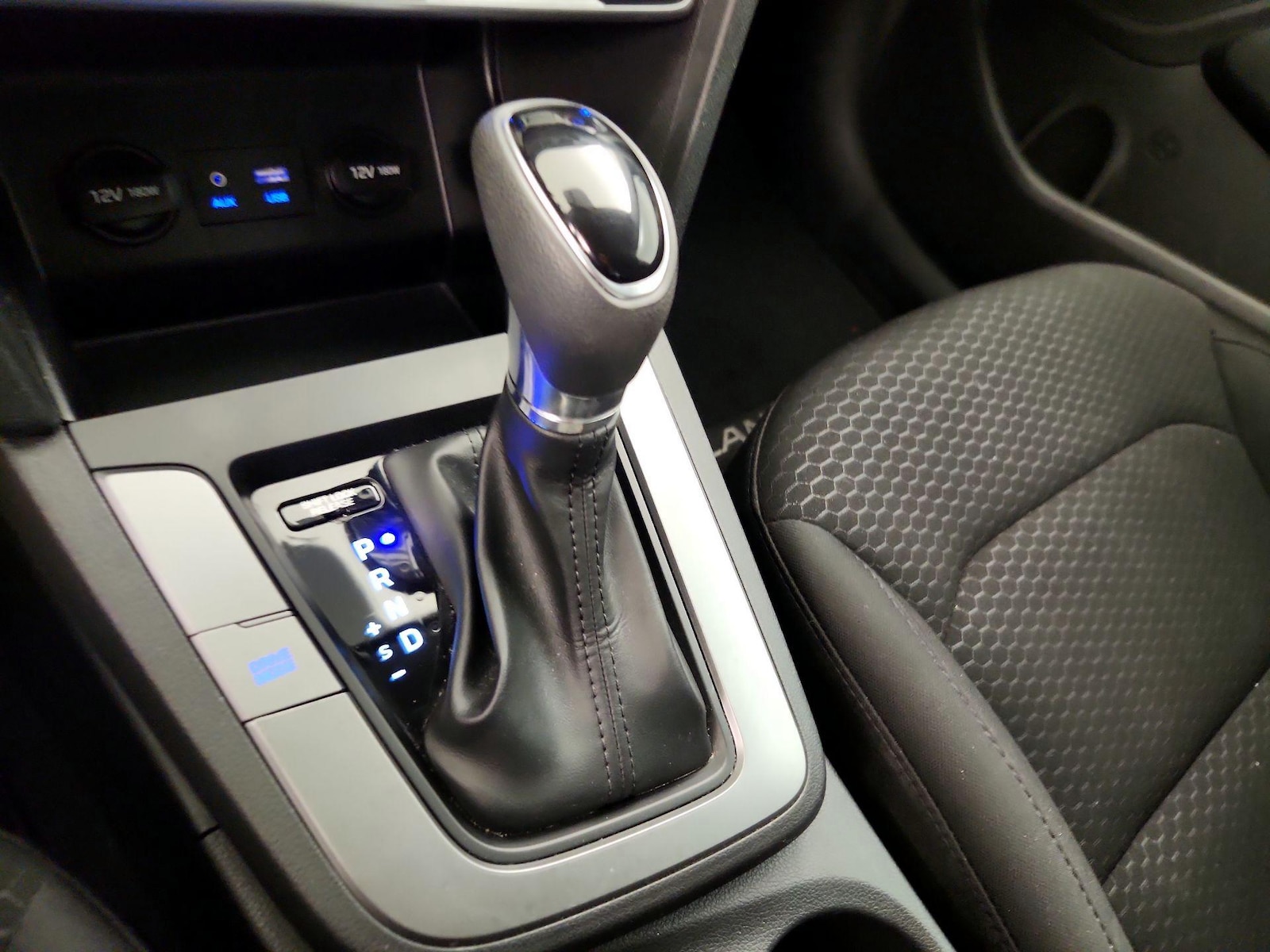2019 Hyundai Elantra SE - Photo 18