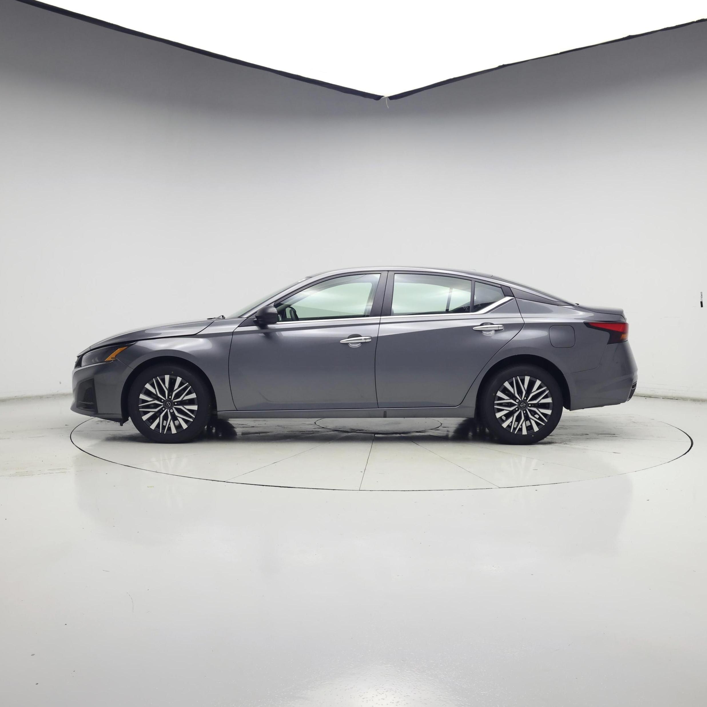 Thumbnail: 2024 Nissan Altima - 3