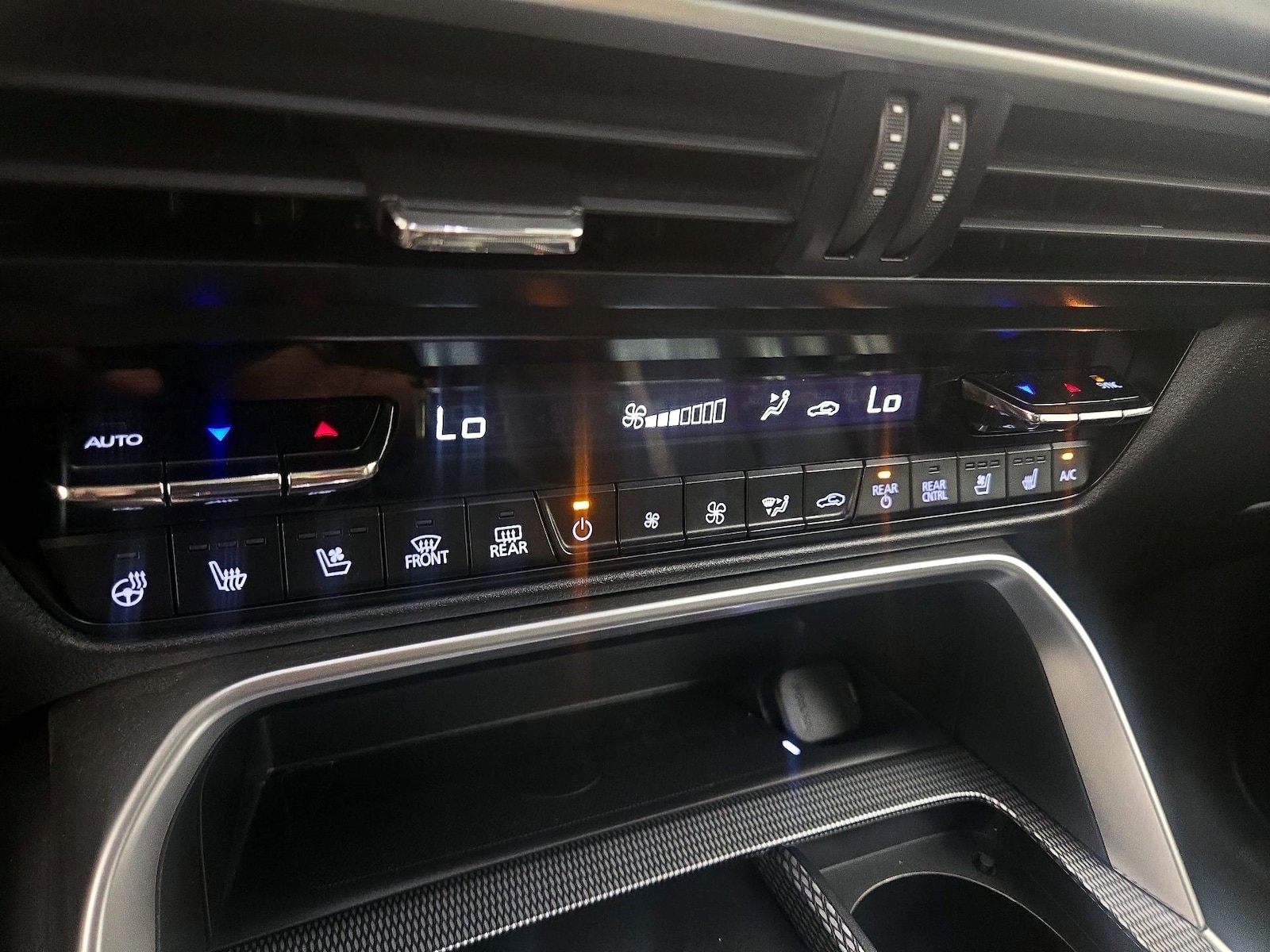 2024 Mazda CX-90 Premium Plus Package - Photo 17