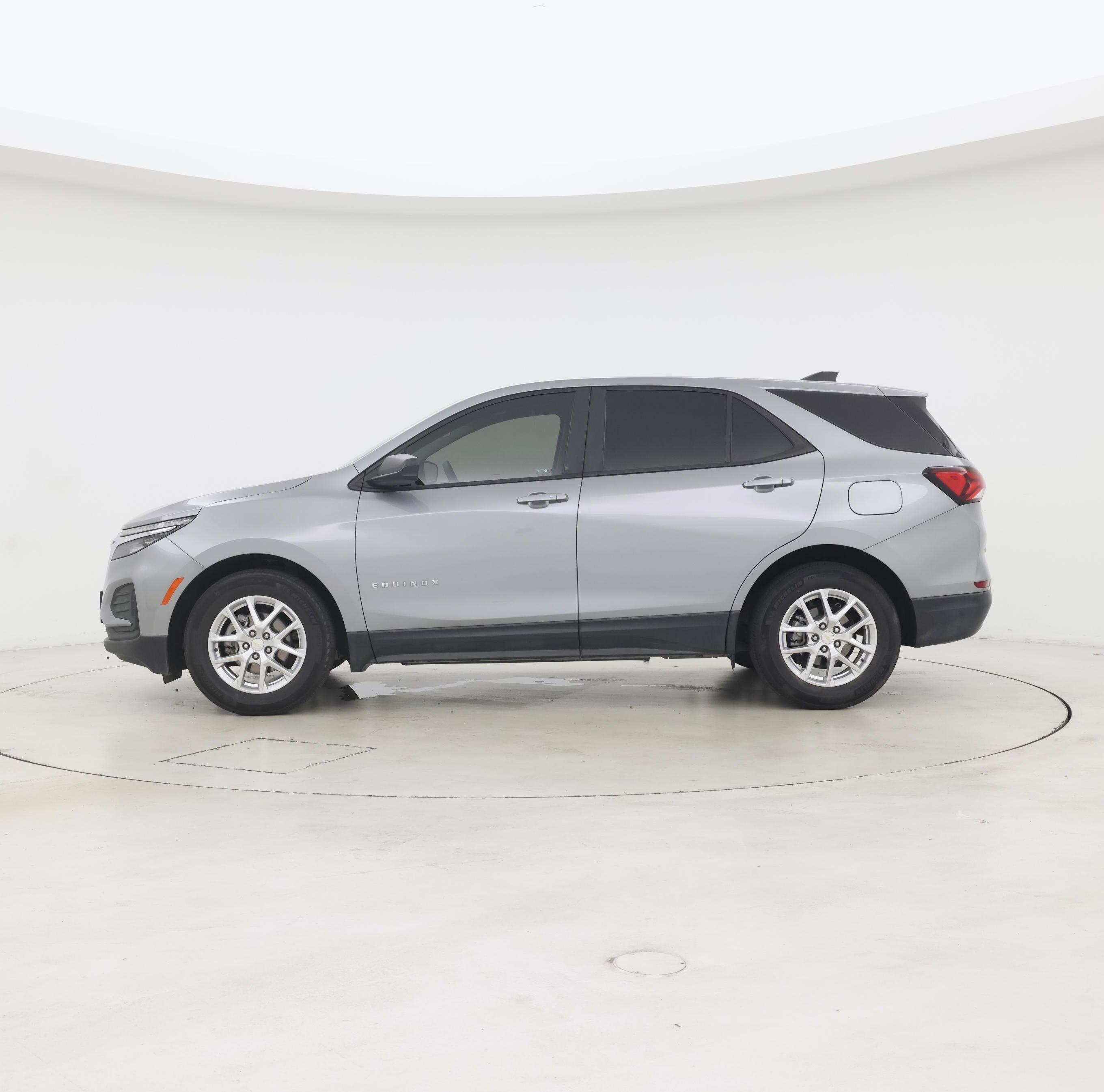 Thumbnail: 2023 Chevrolet Equinox - 3