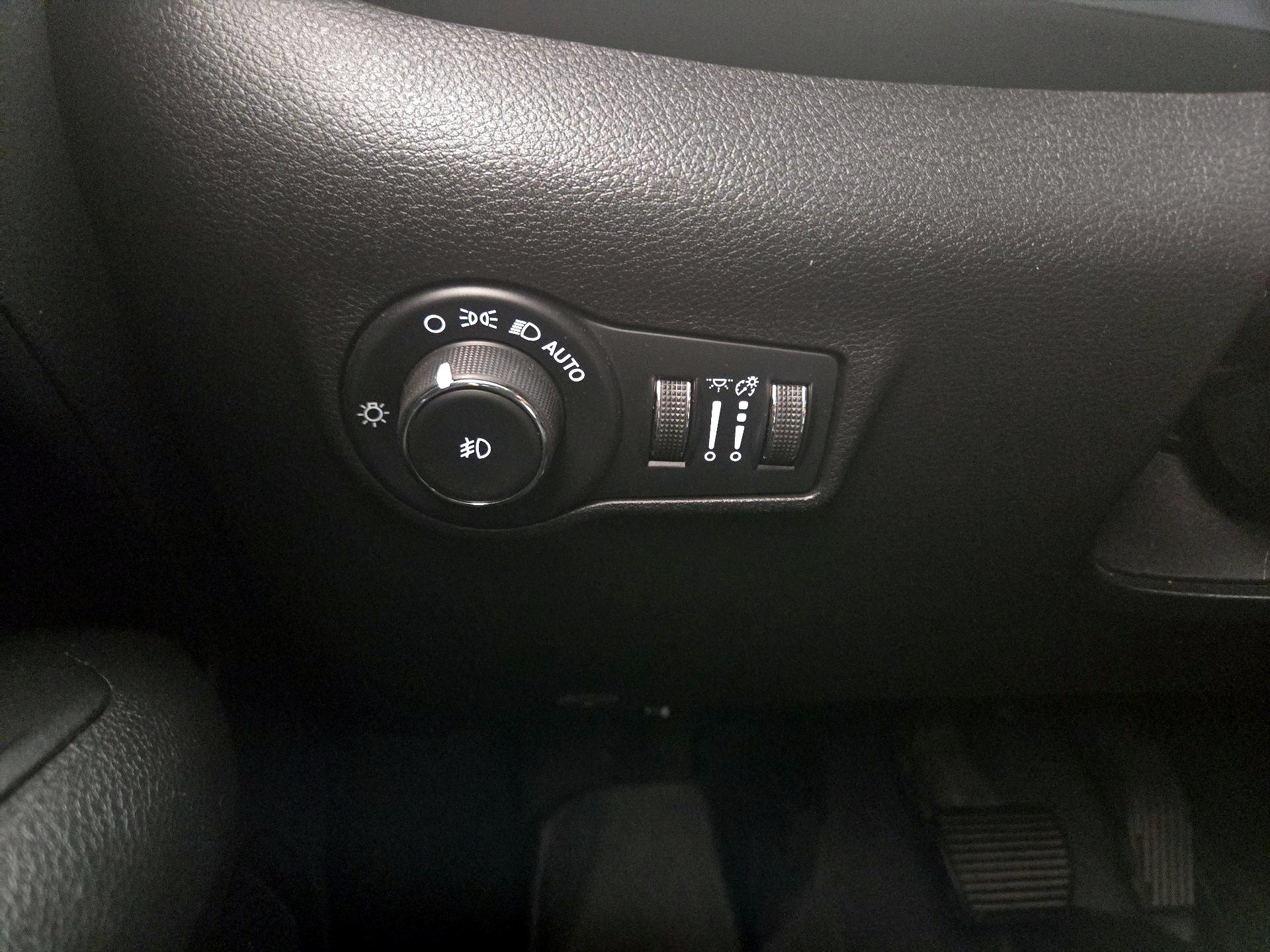 Thumbnail: 2023 Jeep Compass - 13