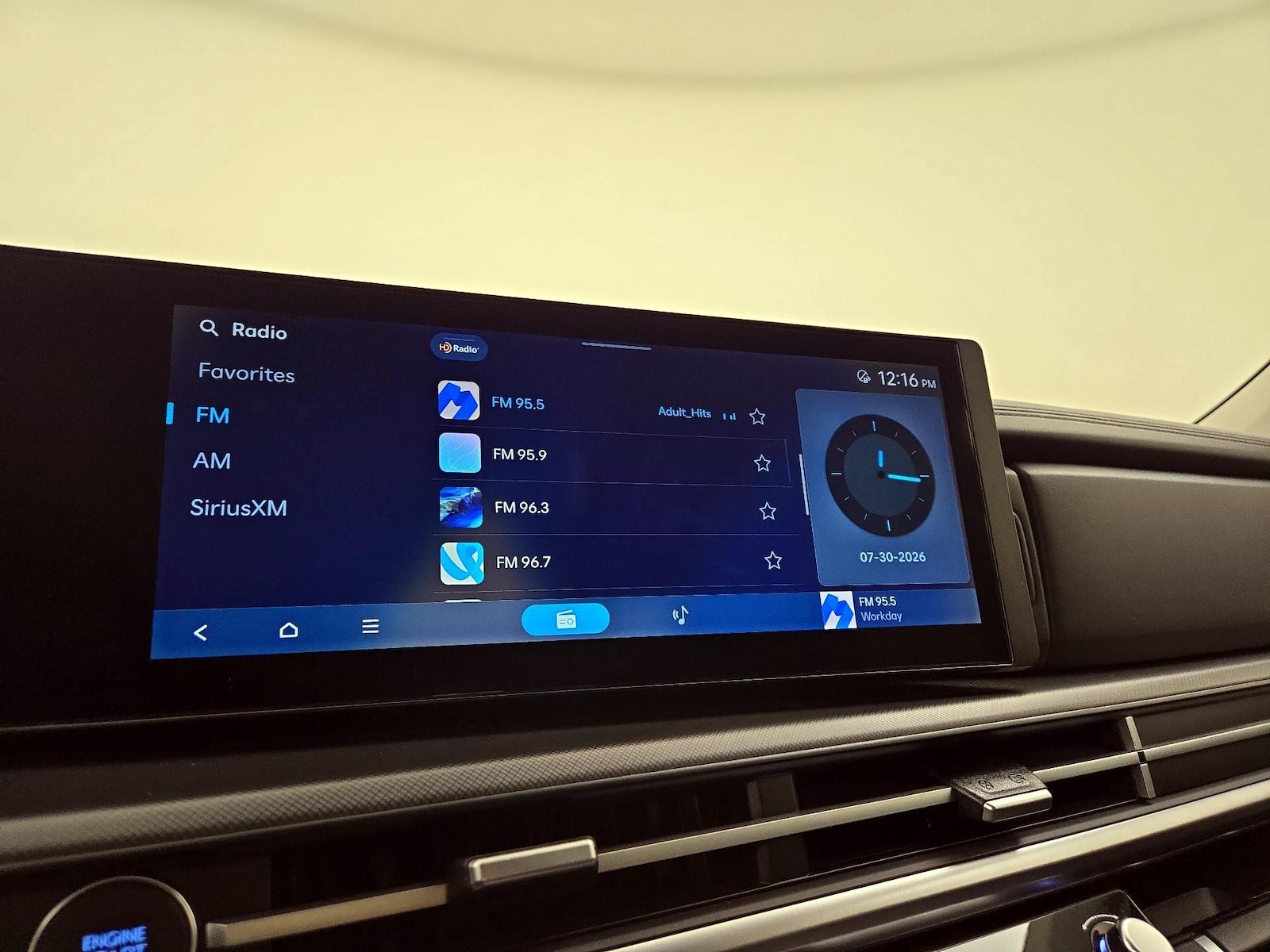 2025 Hyundai Santa Fe SEL - Photo 16