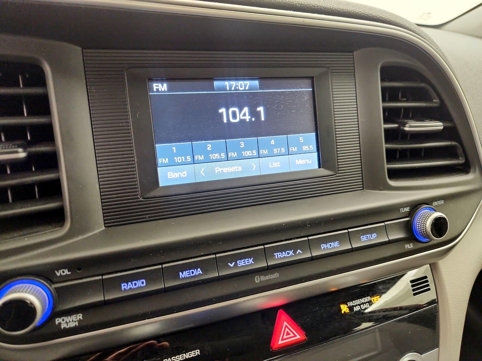2020 Hyundai Elantra SE - Photo 14