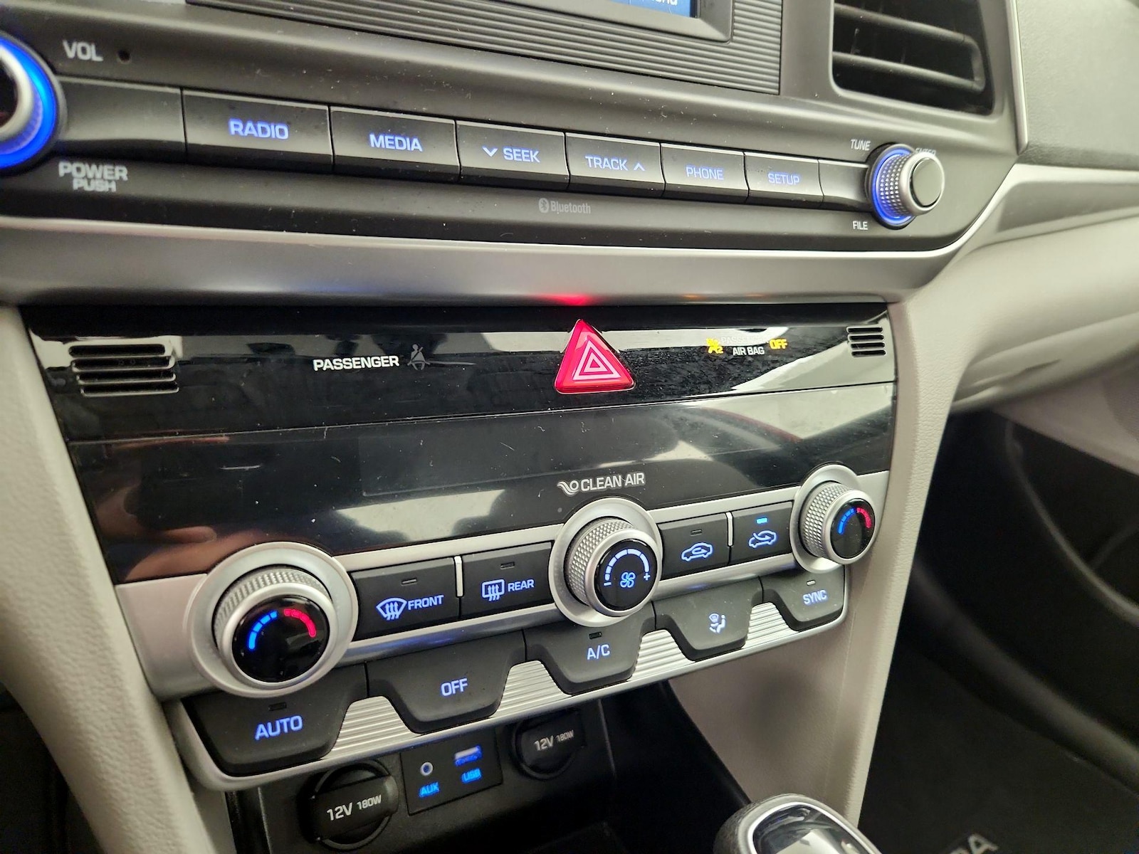 2020 Hyundai Elantra SE - Photo 15
