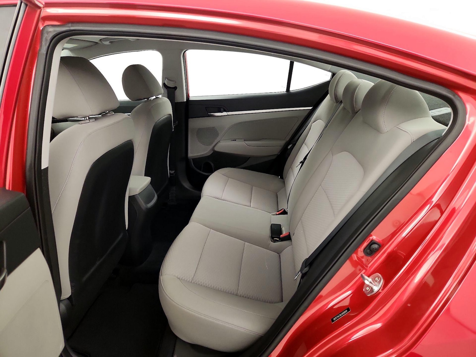 2020 Hyundai Elantra SE - Photo 18
