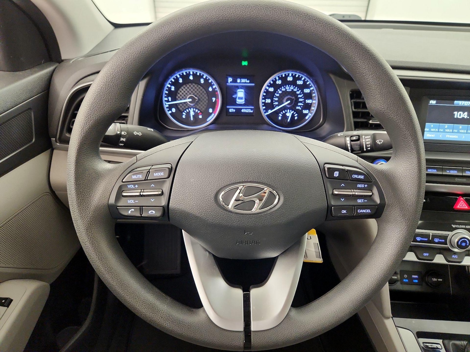 2020 Hyundai Elantra SE - Photo 9
