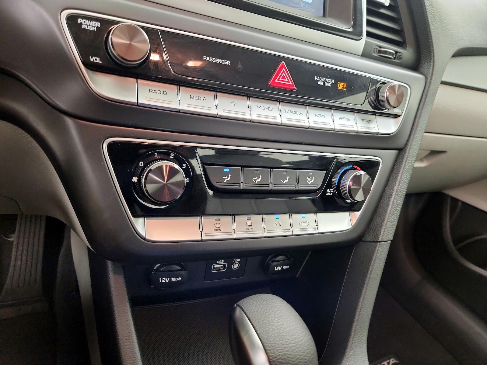 2019 Hyundai Sonata Eco - Photo 17