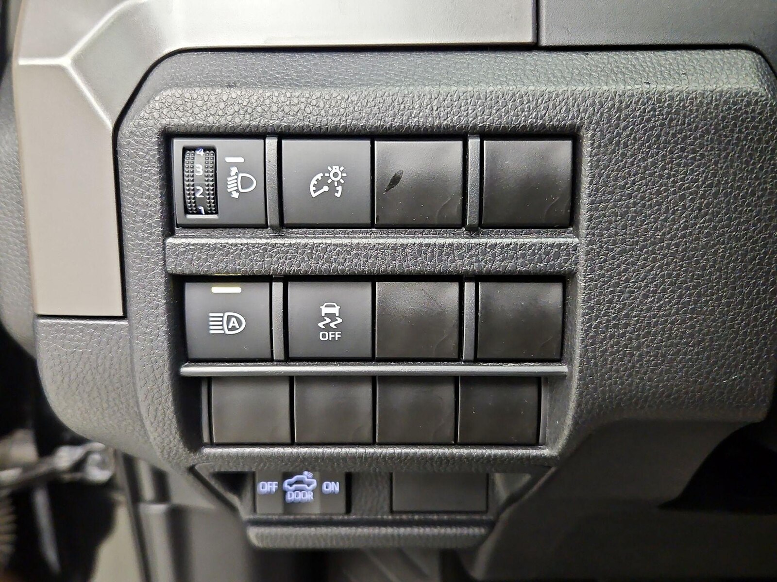 2024 Toyota Tacoma SR5 - Photo 14