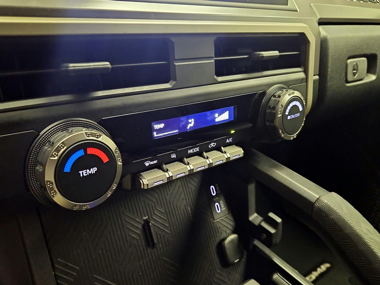 2024 Toyota Tacoma SR5 - Photo 17