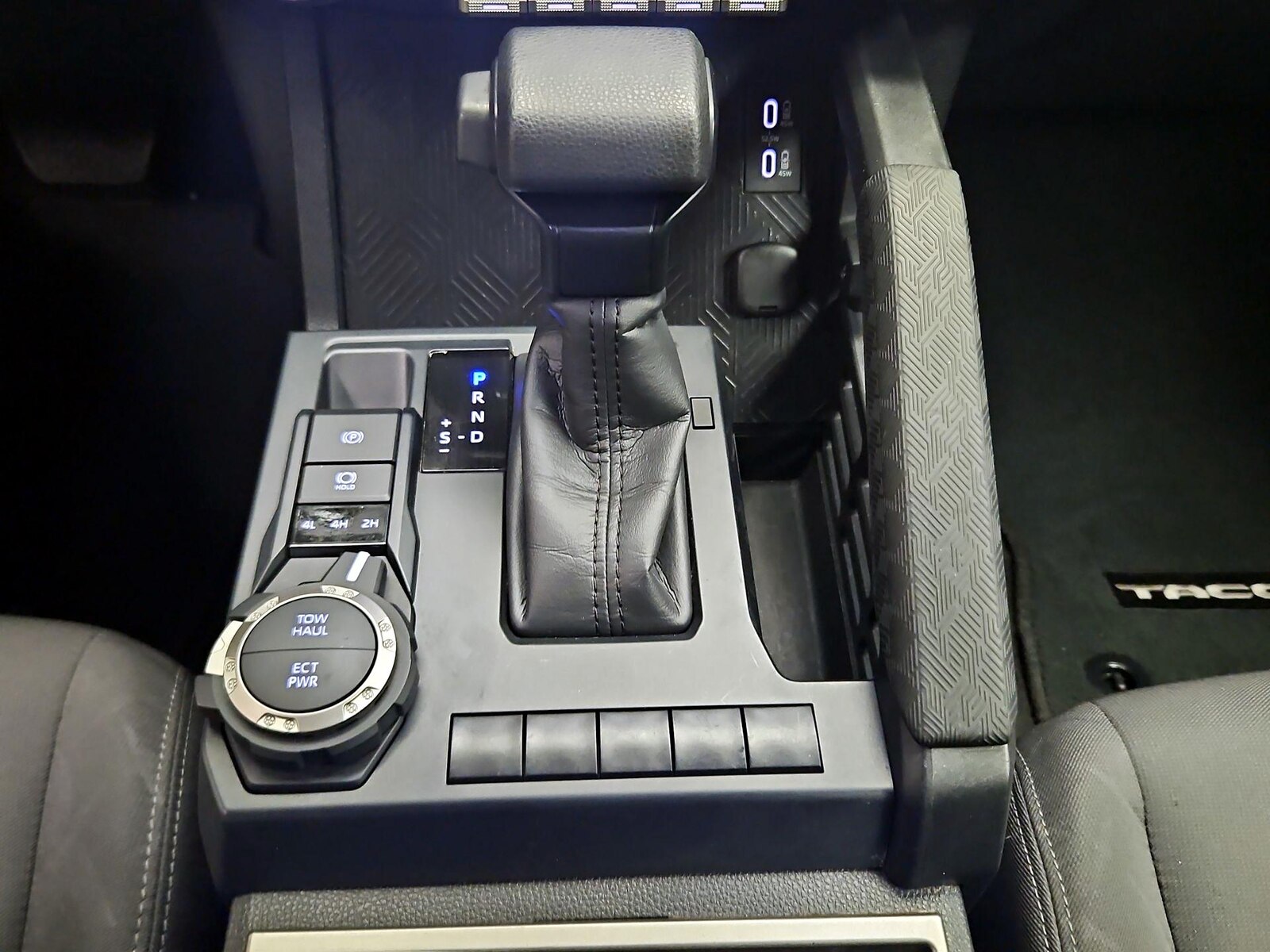 2024 Toyota Tacoma SR5 - Photo 18