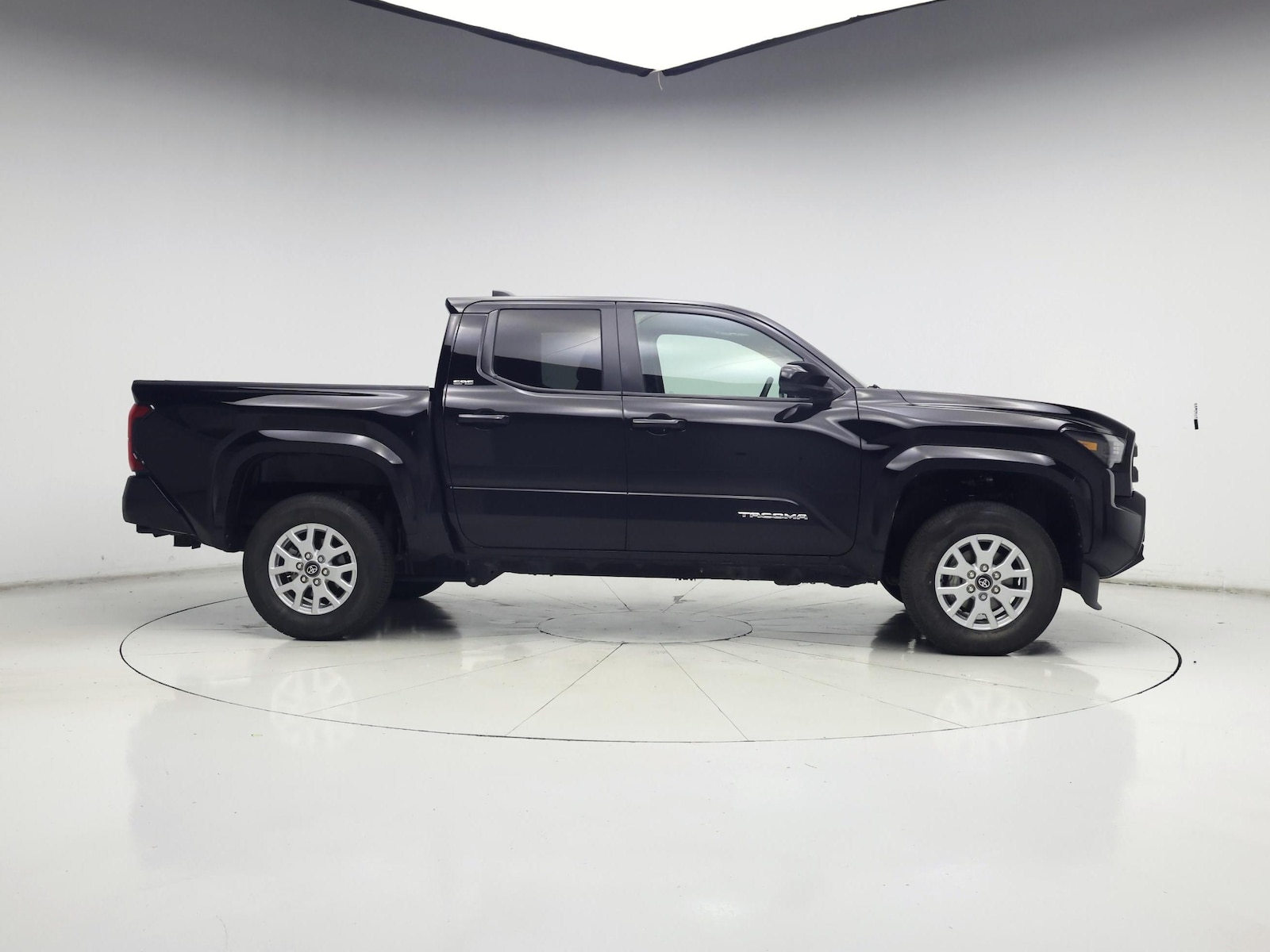 2024 Toyota Tacoma SR5 - Photo 8