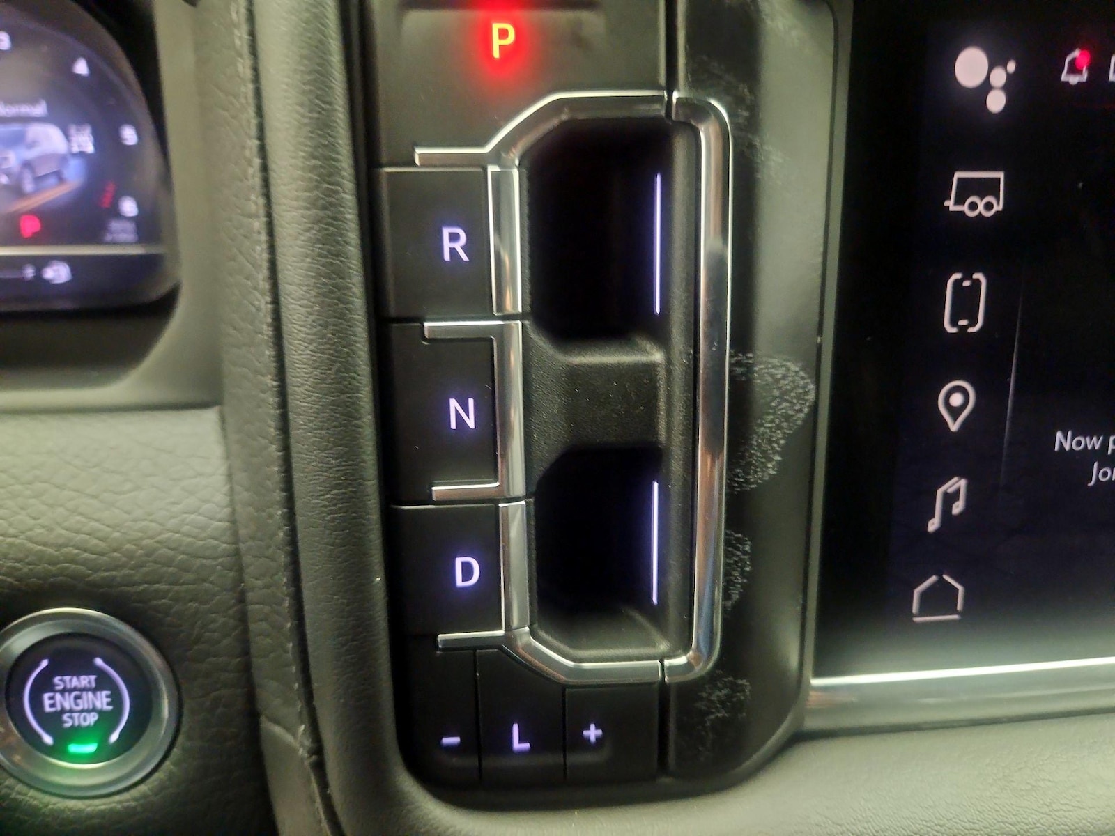 2023 GMC Yukon Denali - Photo 18