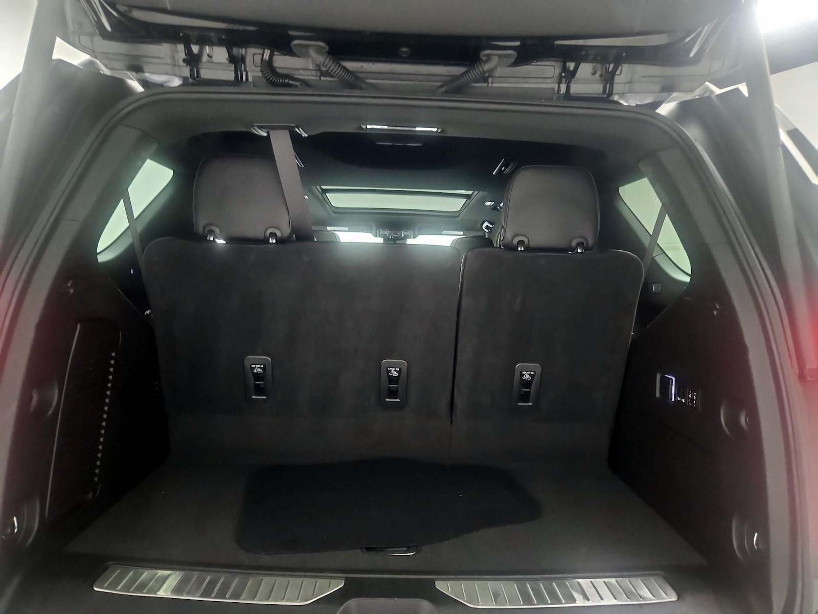 2023 GMC Yukon Denali - Photo 23