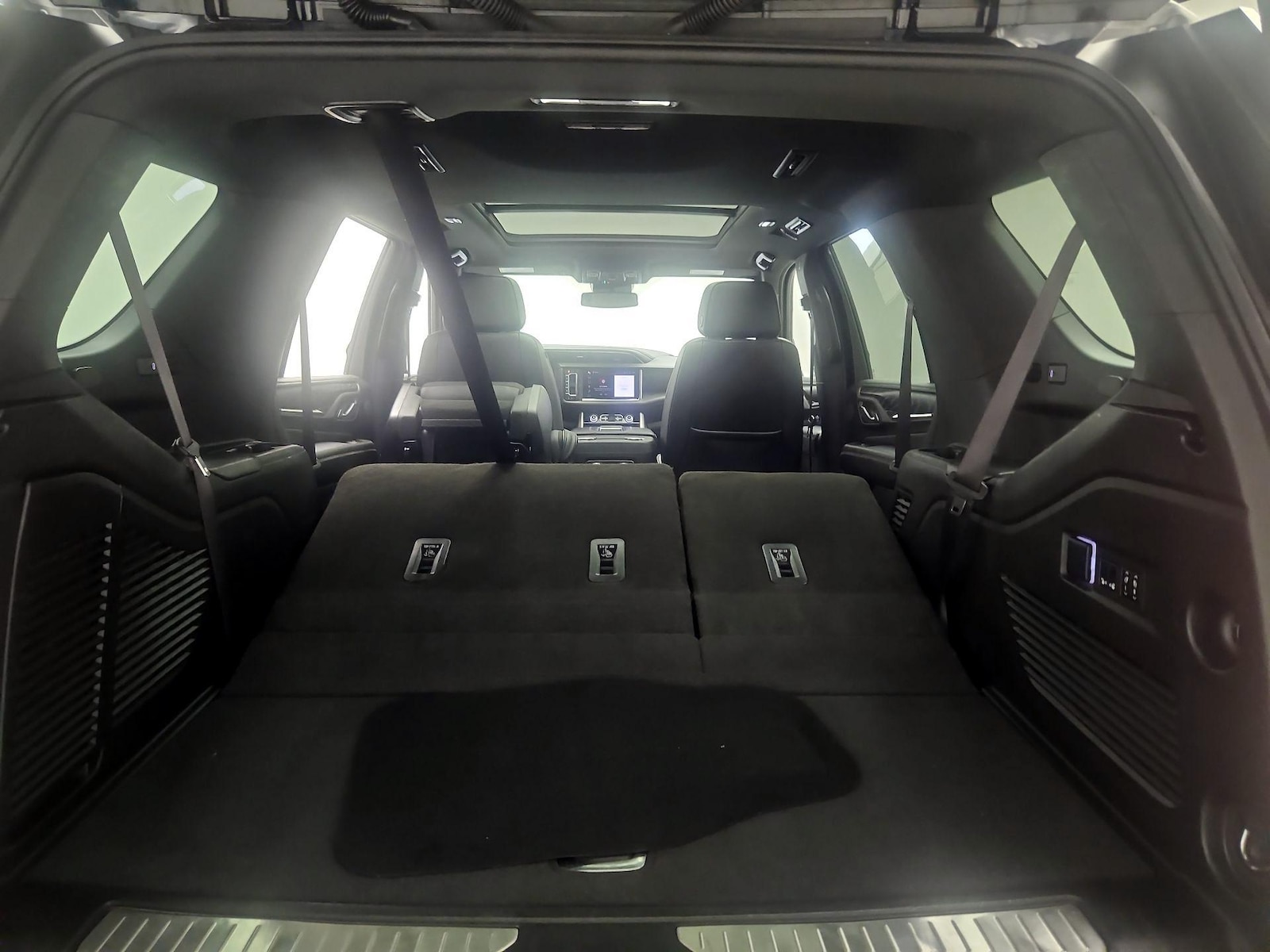 2023 GMC Yukon Denali - Photo 24