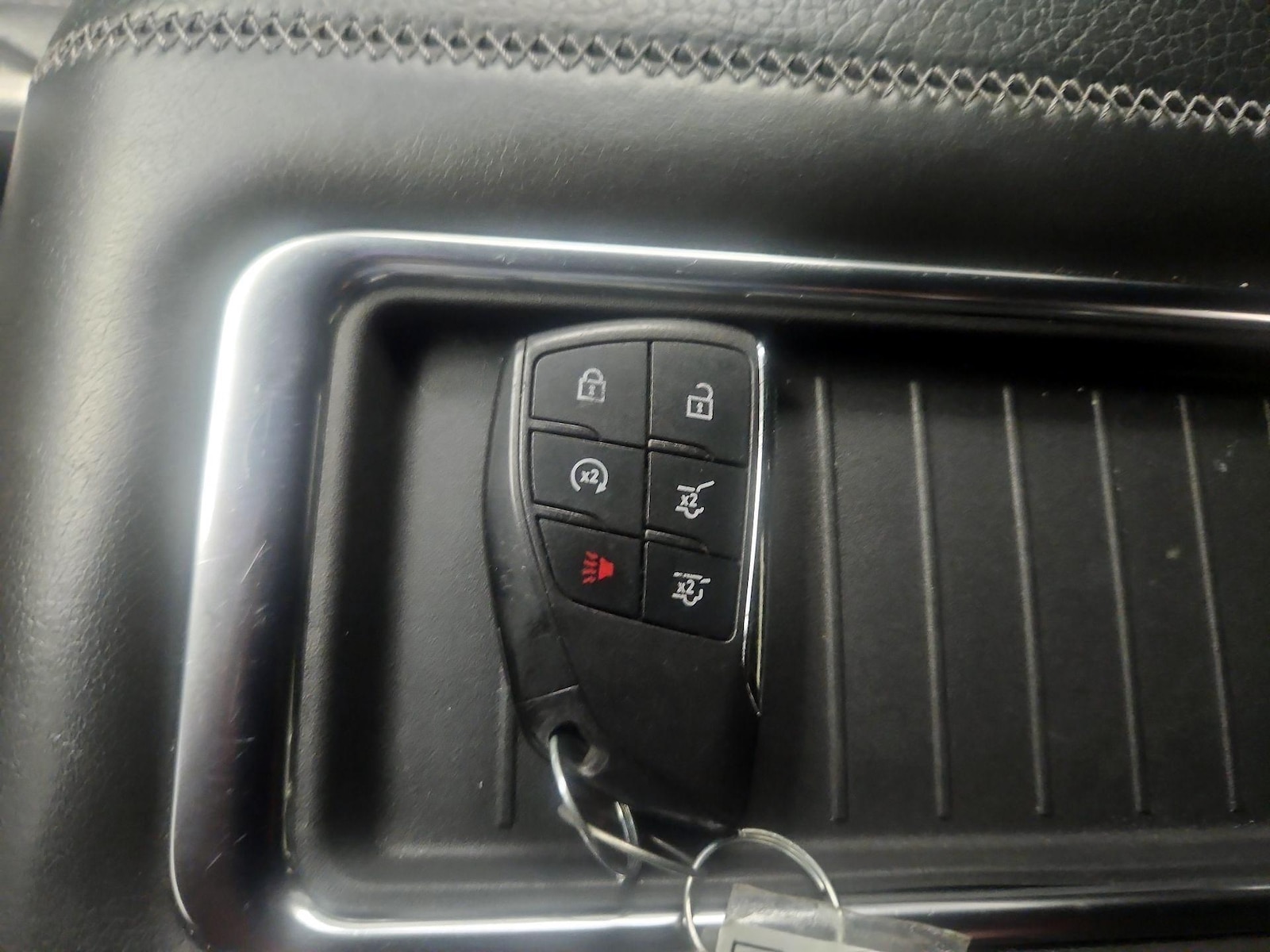 2023 GMC Yukon Denali - Photo 26