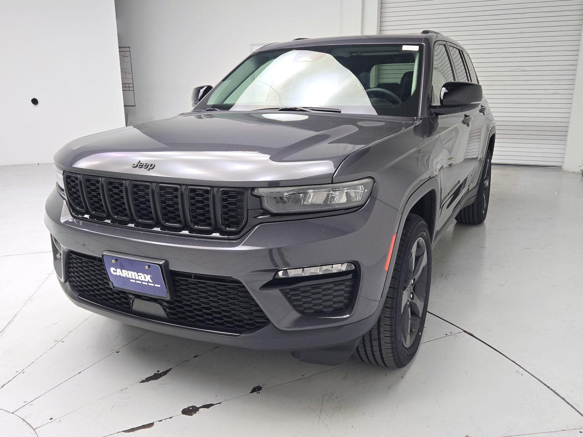Thumbnail: 2023 Jeep Grand Cherokee - 3